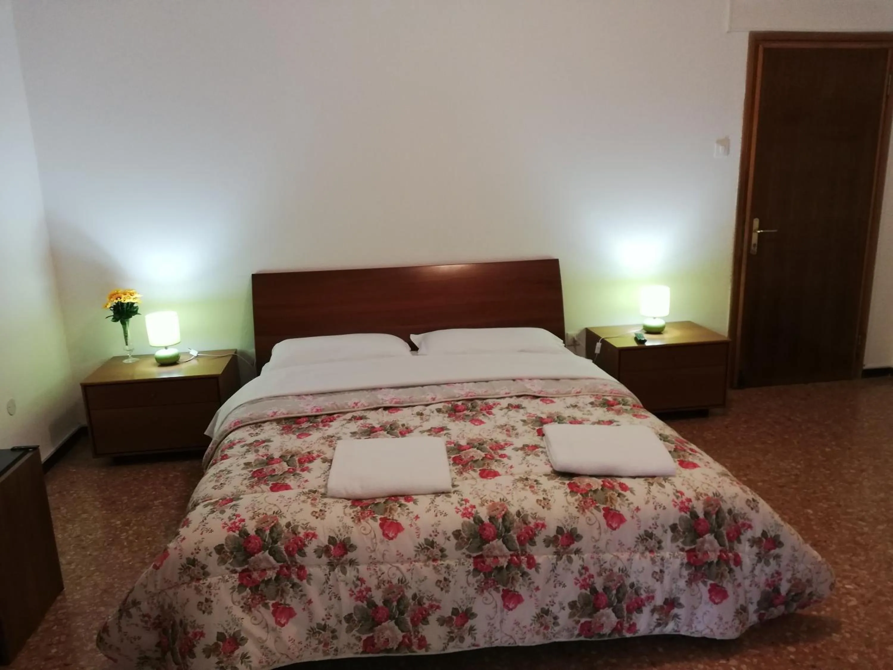 Bed in Venice Best Vacation