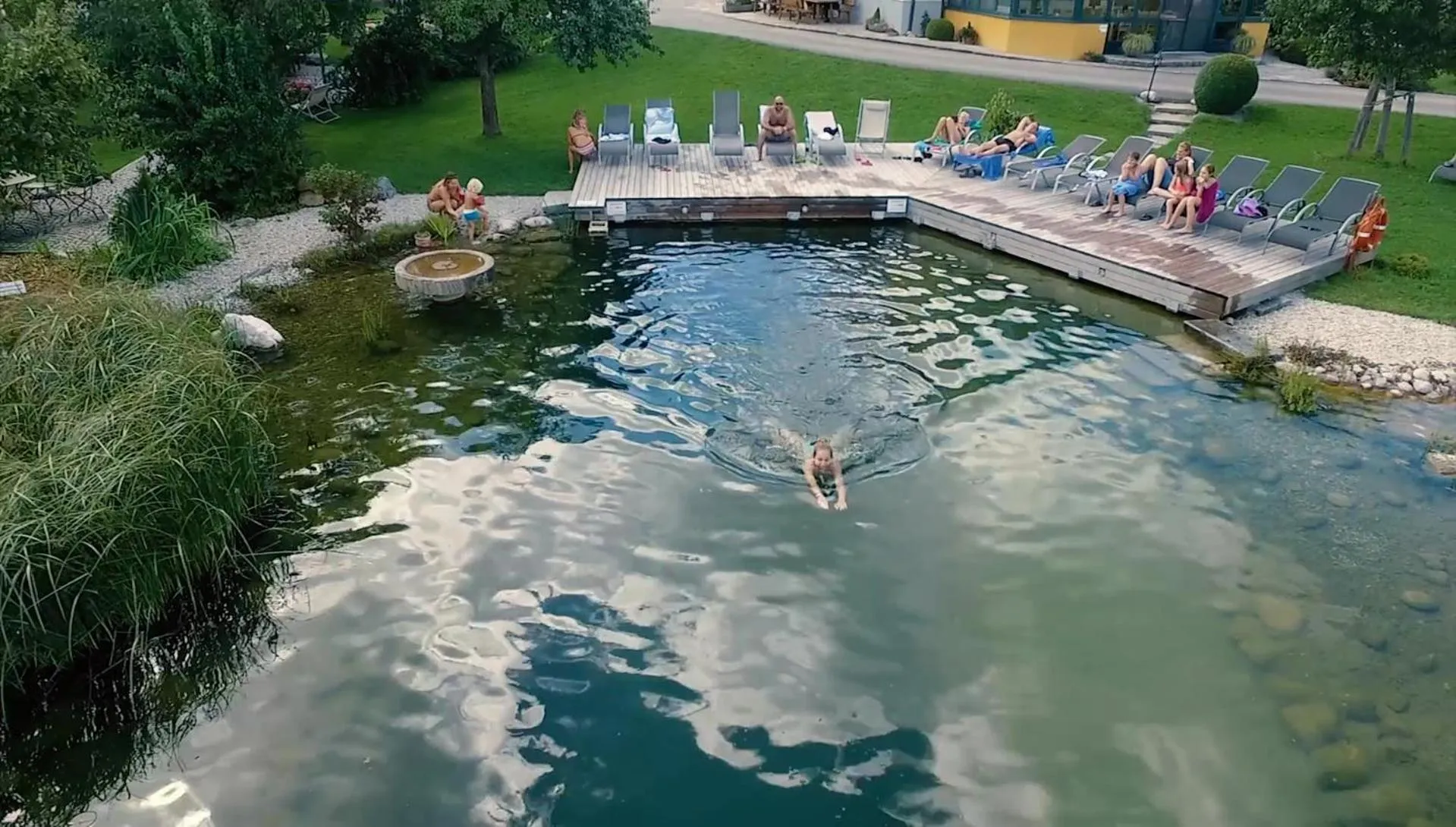 Swimming pool in Ölerhof
