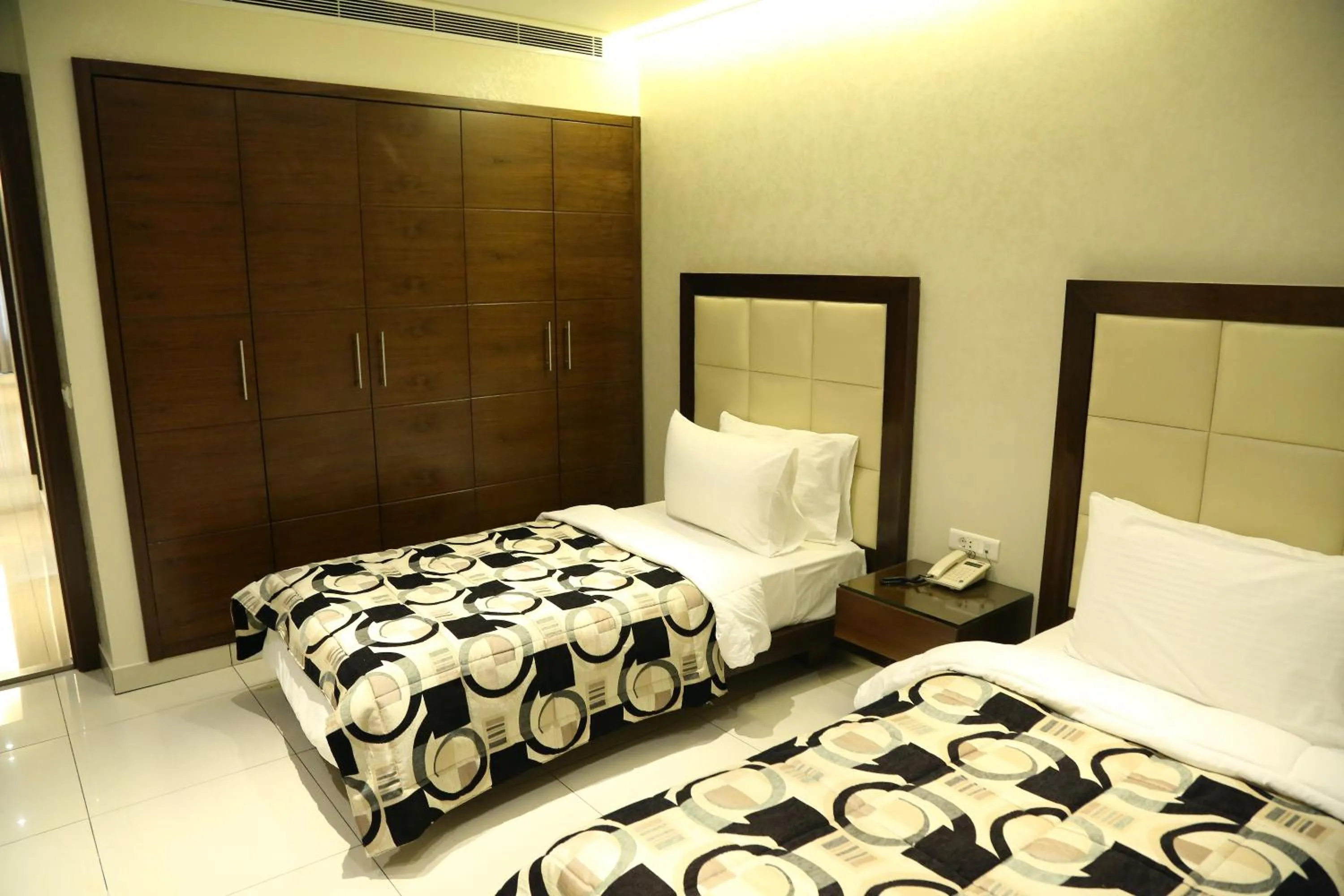 Bedroom, Bed in Verdun Suites Hotel