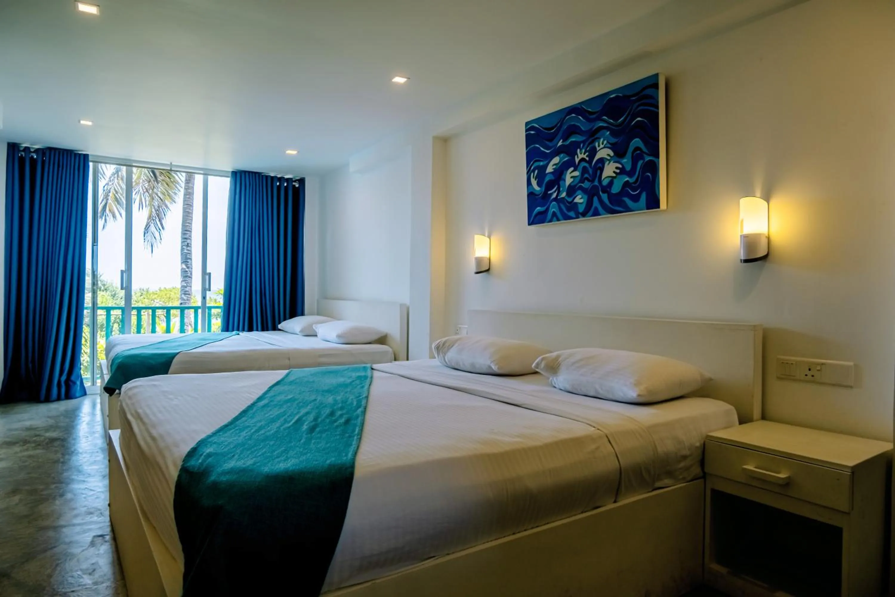 Bed in Somerset Mirissa Beach