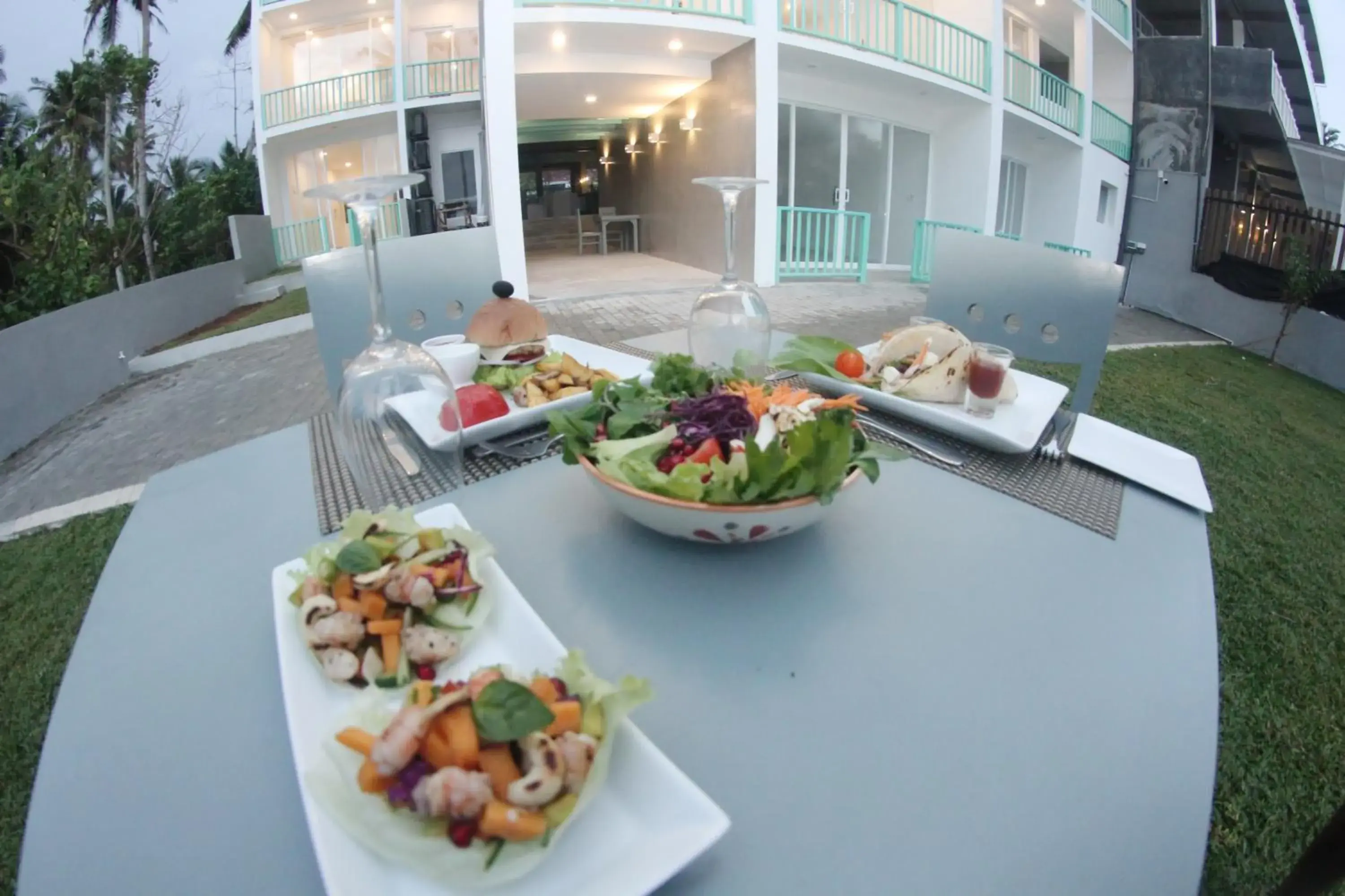 Restaurant/places to eat in Somerset Mirissa Beach Restaurant/places to eat in Somerset Mirissa Beach