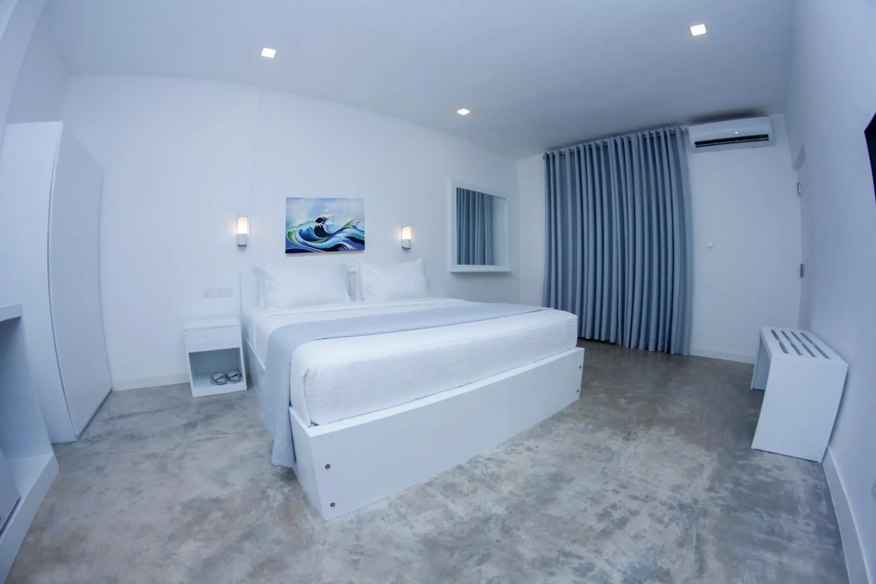 Bed in Somerset Mirissa Beach Bed in Somerset Mirissa Beach