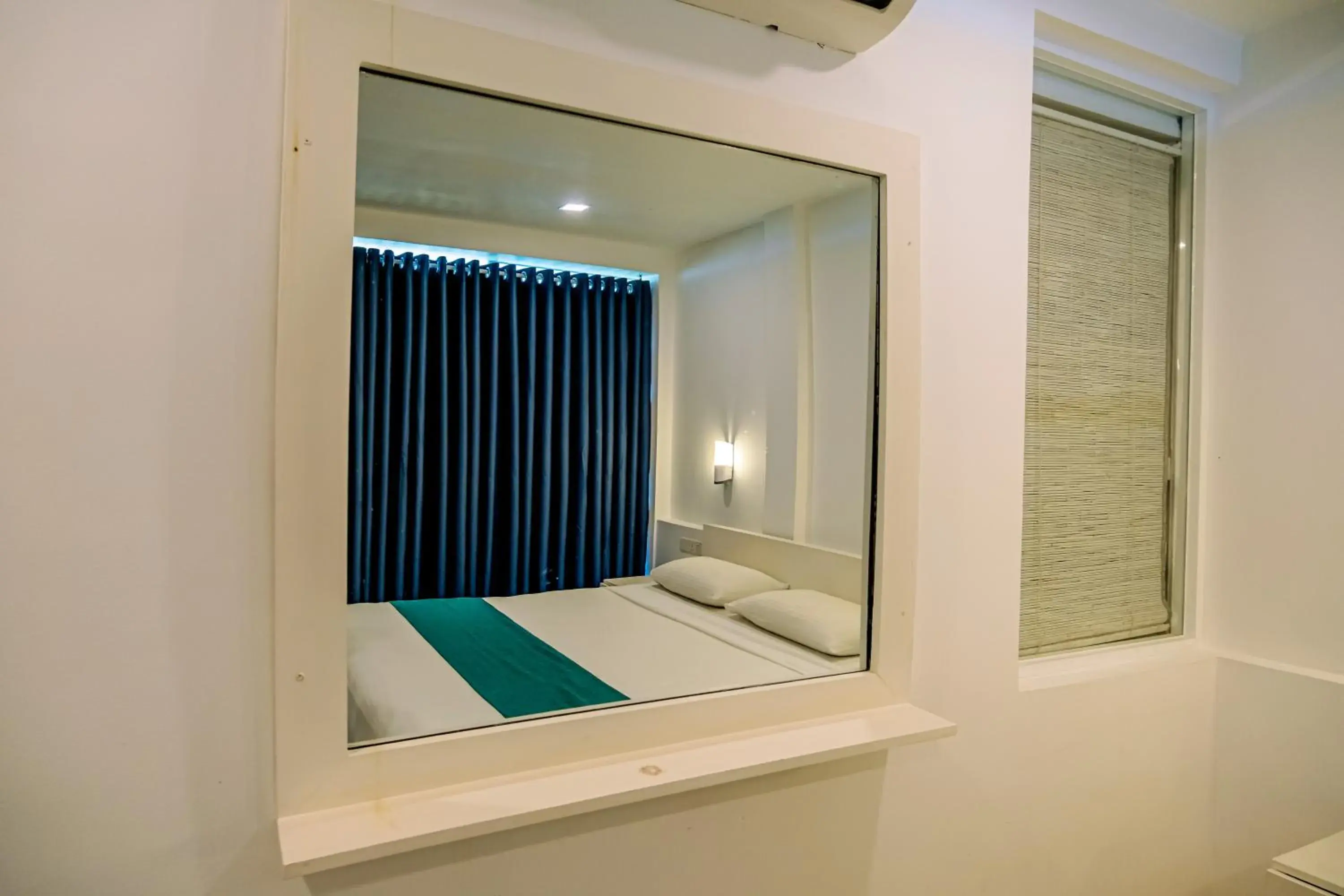 Superior Double Room in Somerset Mirissa Beach Superior Double Room in Somerset Mirissa Beach
