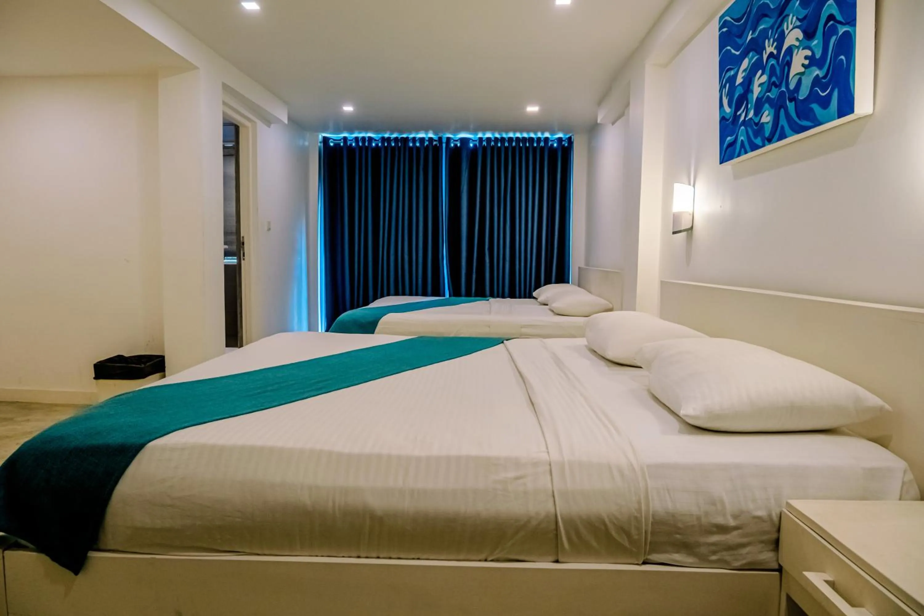 Bed in Somerset Mirissa Beach