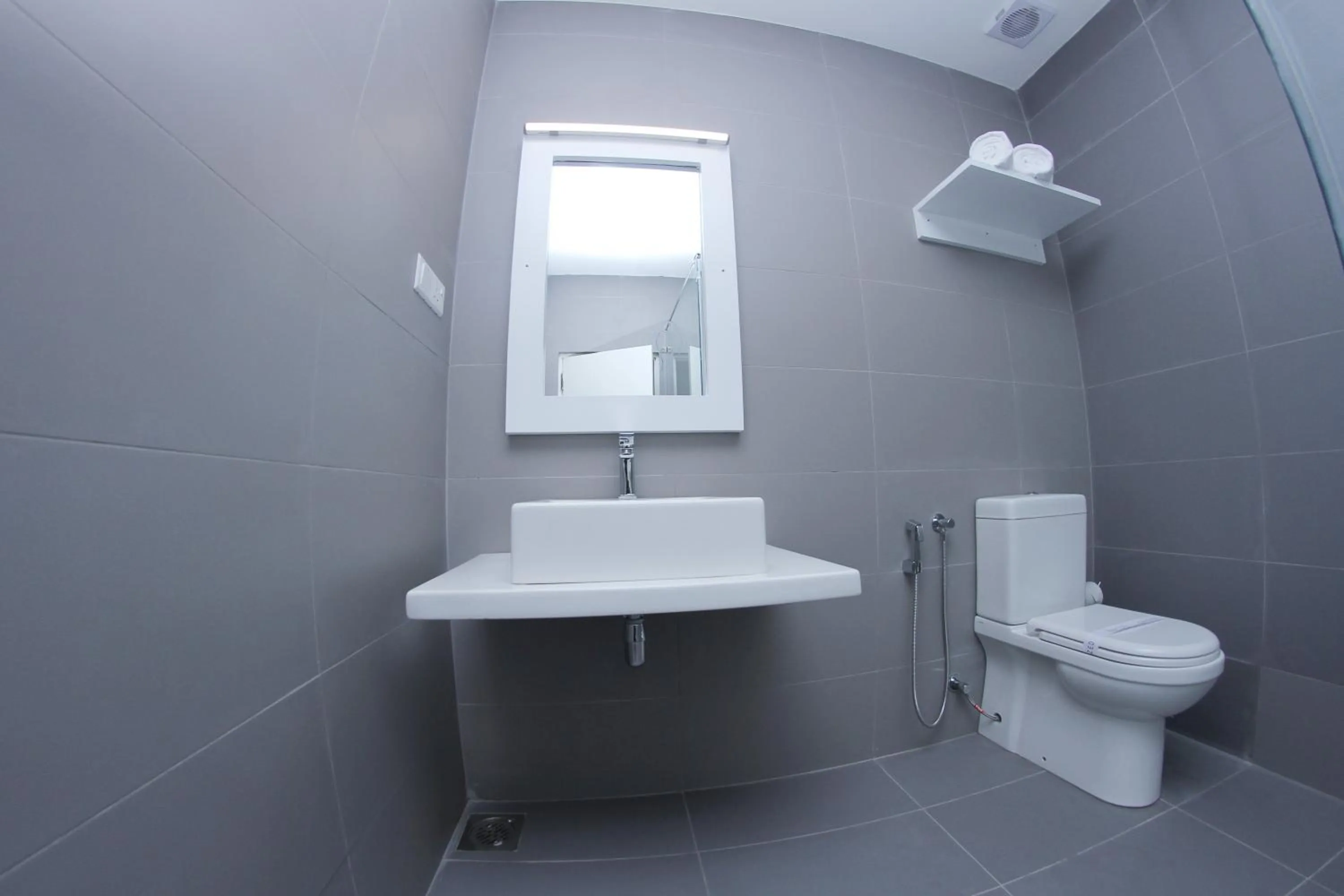 Shower in Somerset Mirissa Beach