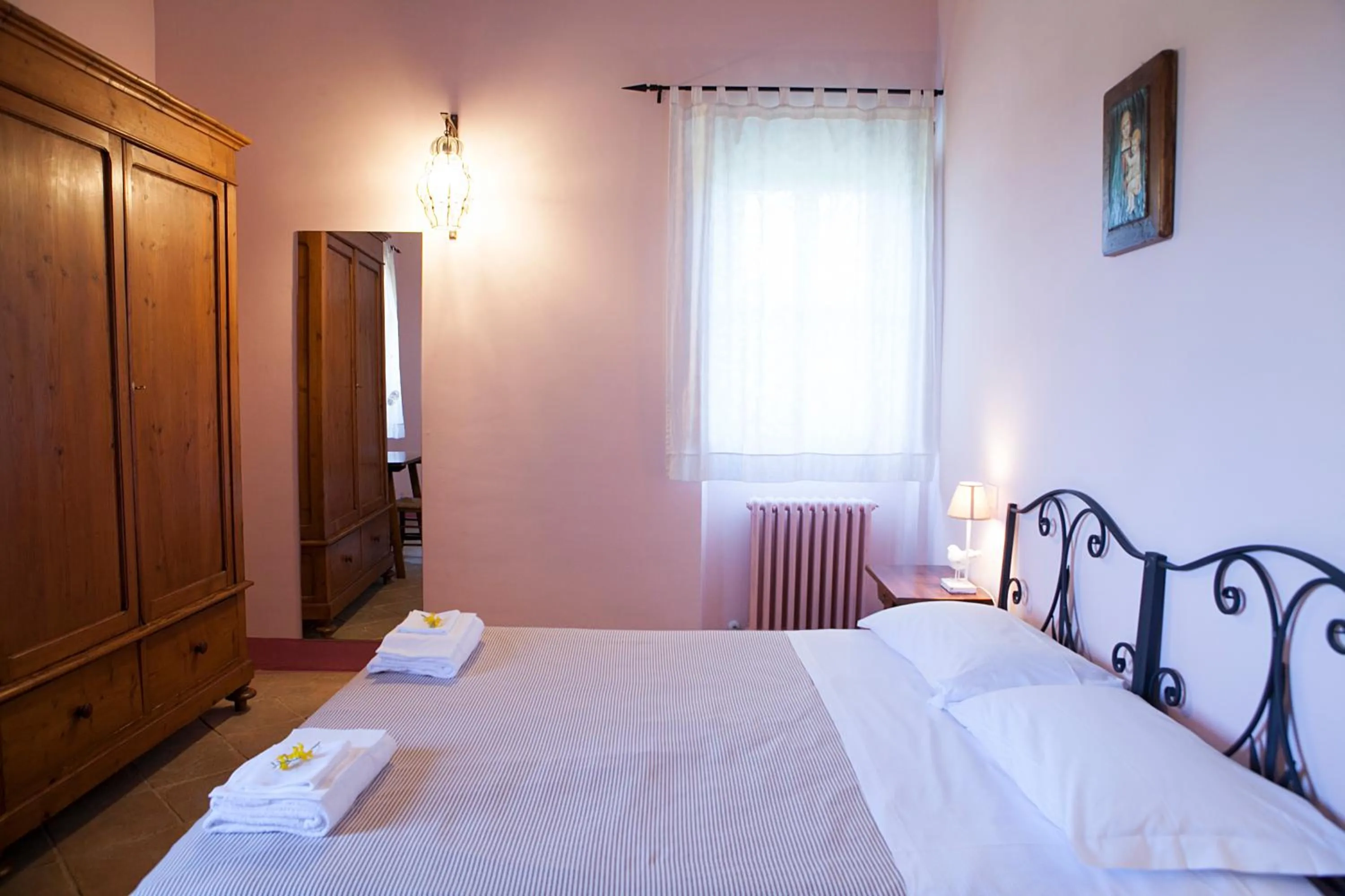 Bedroom, Bed in Re Artù Assisi Country Lifestyle