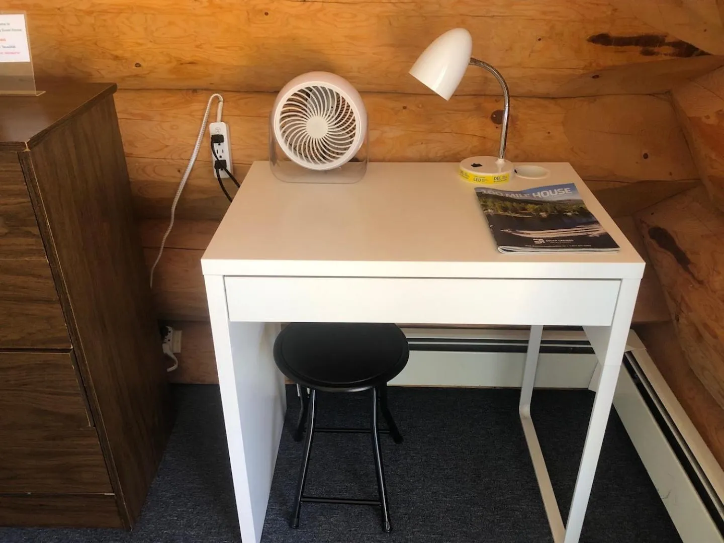 hair dresser in Cariboo Log Guest House