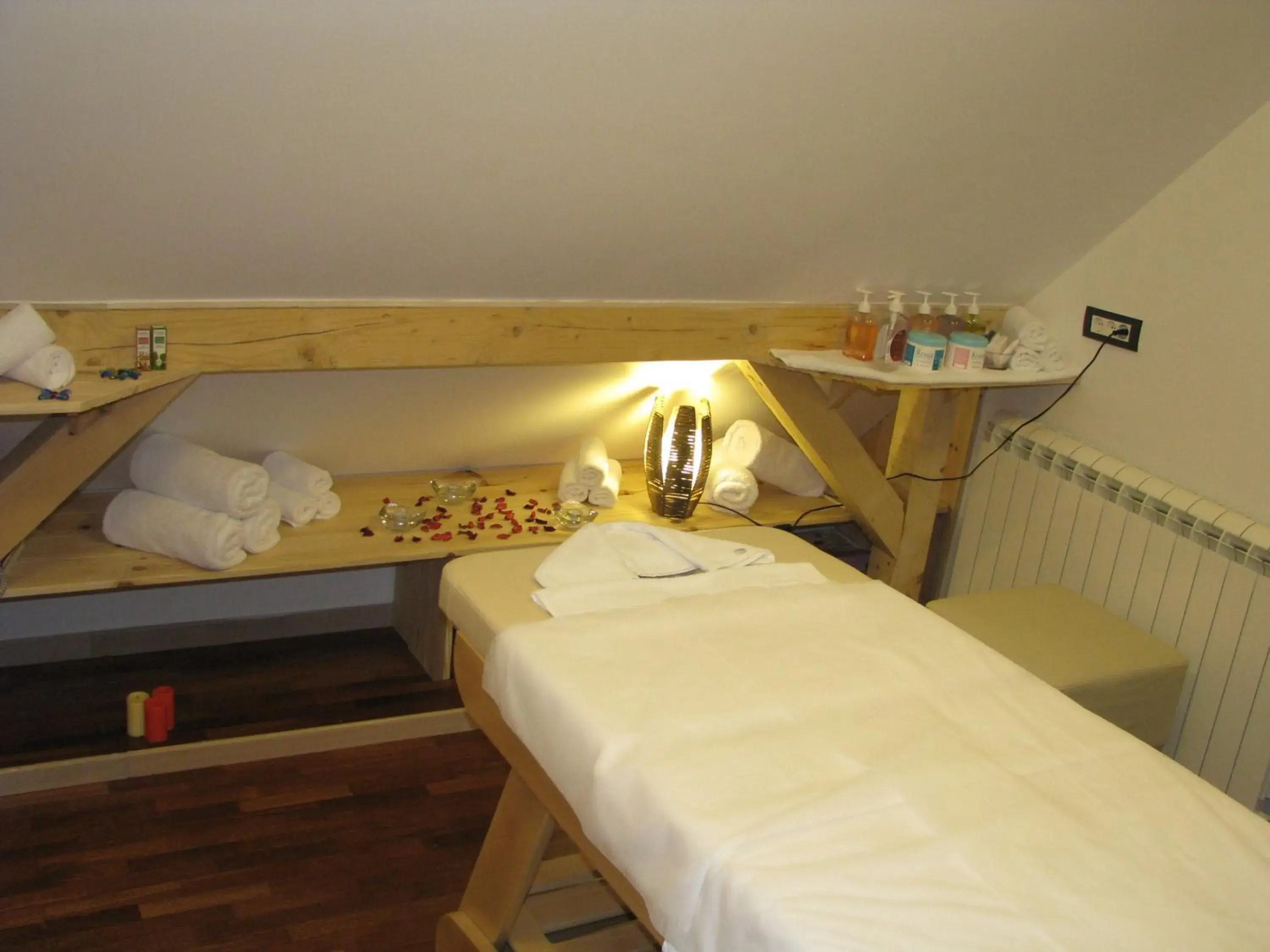 Spa and wellness centre/facilities, Bed in Hotel Soa Spa and wellness centre/facilities, Bed in Hotel Soa