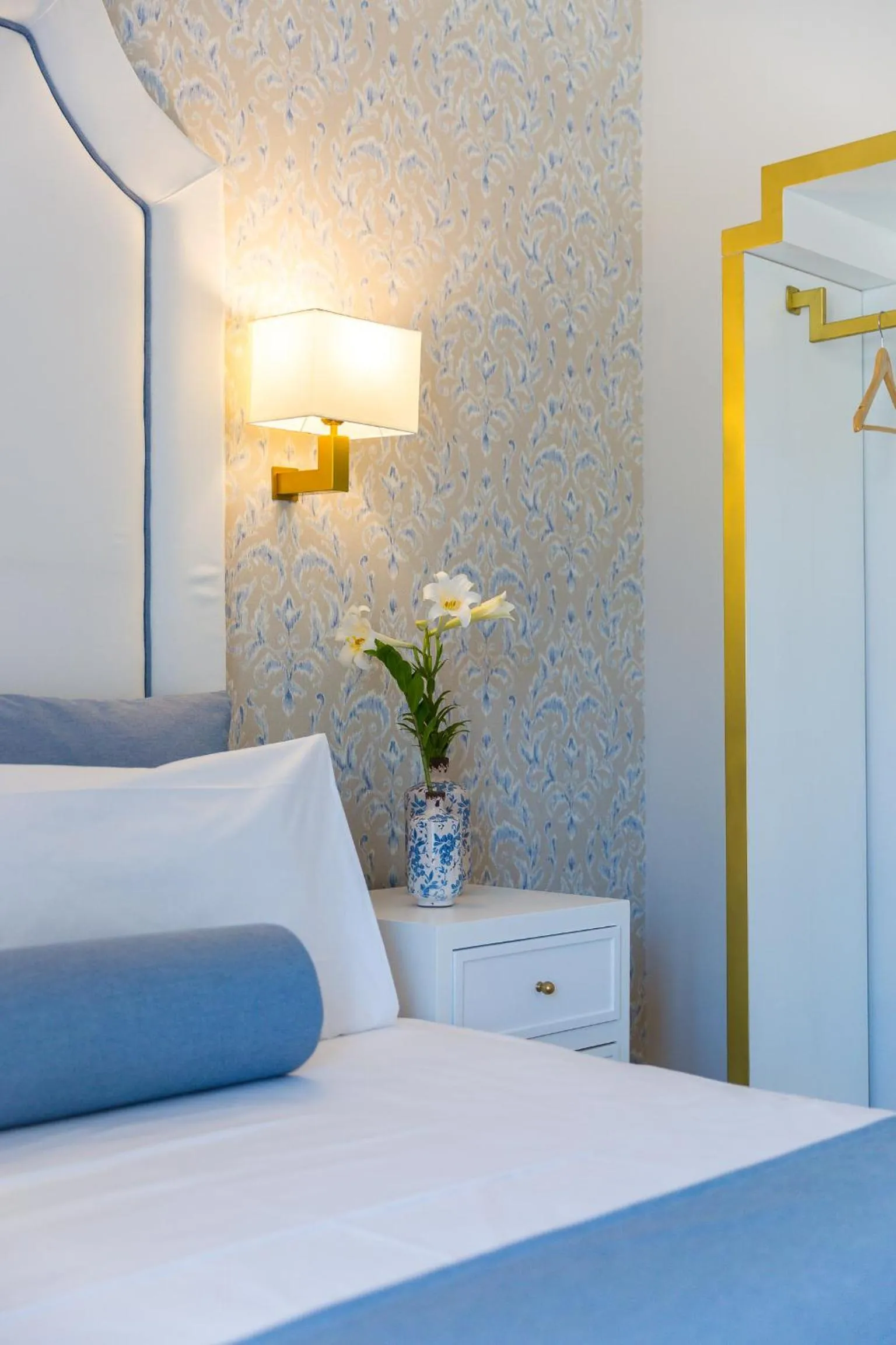 Bed in Georgioupolis Plaza Suites