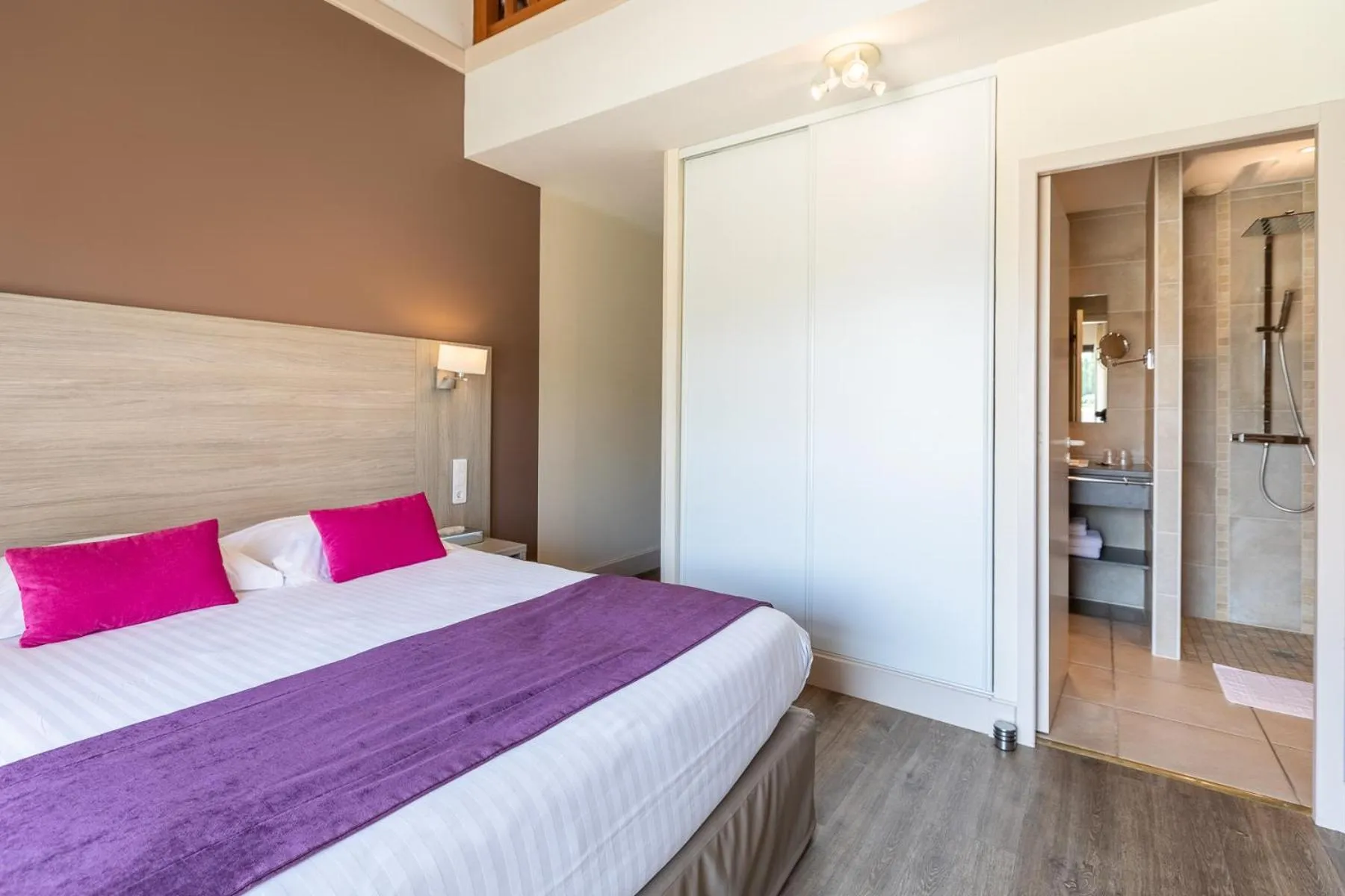 Photo of the whole room, Bed in L'Oustal de Vézac