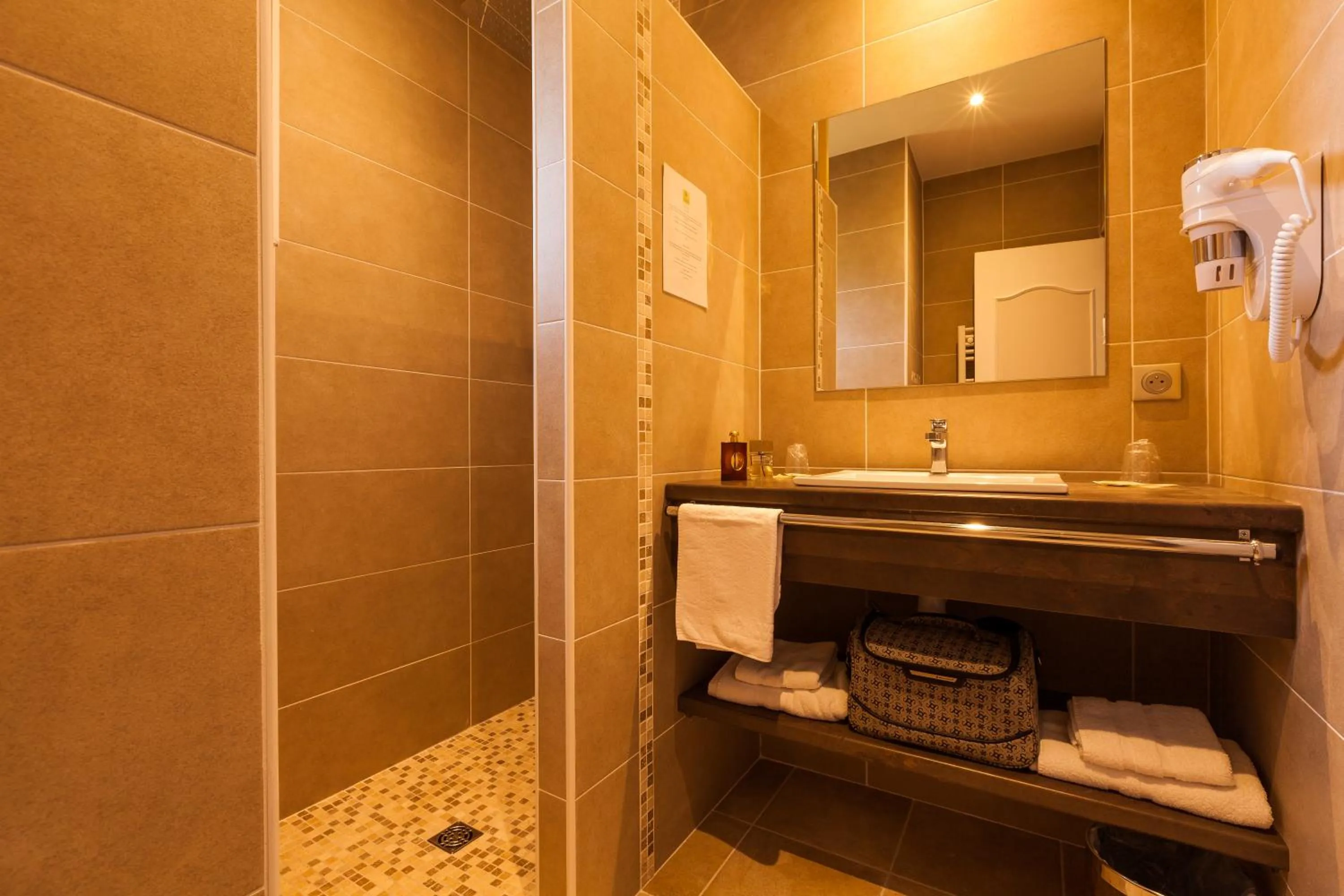 Bathroom in L'Oustal de Vézac