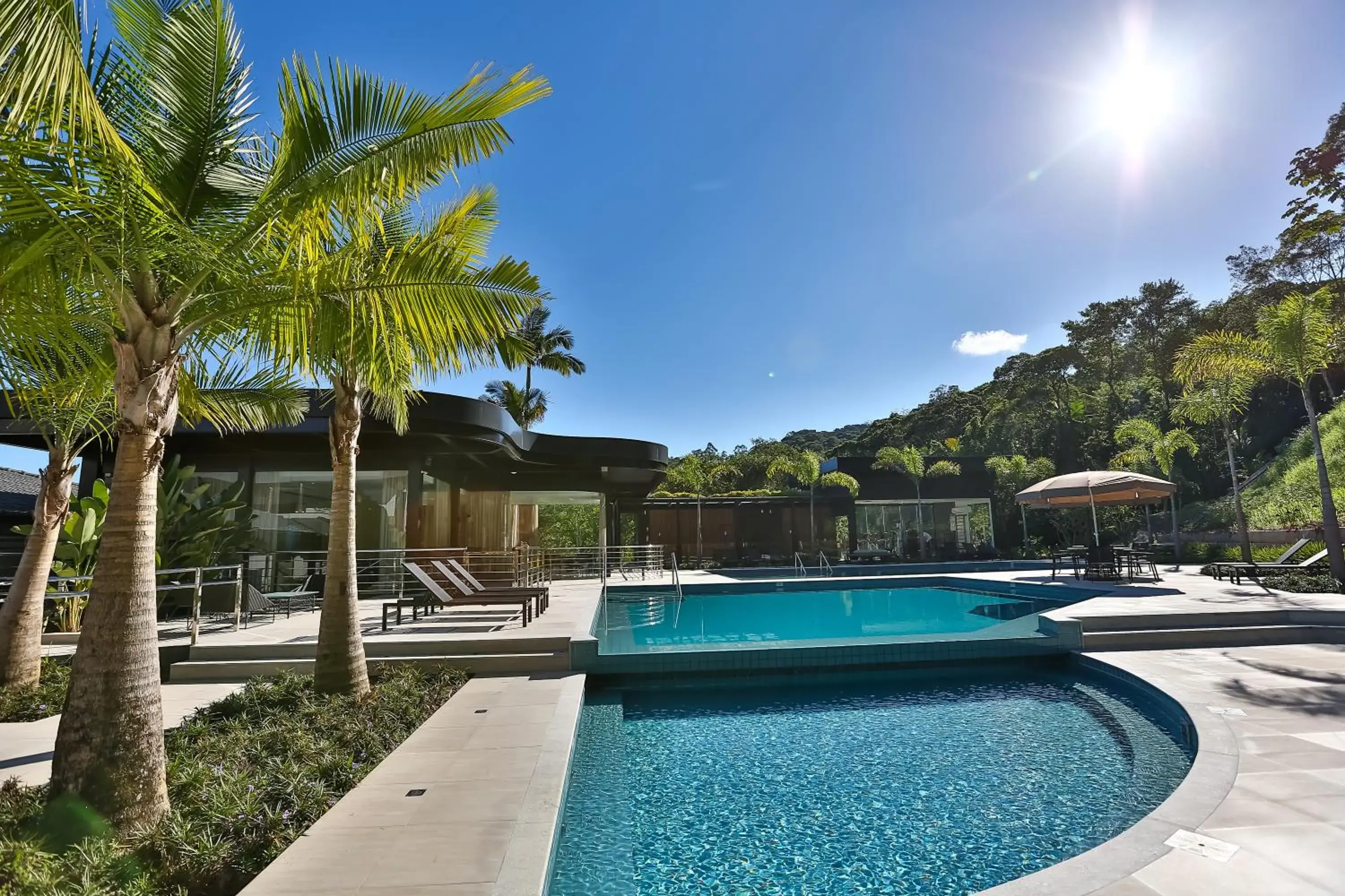 Pool view in Quality Hotel Blumenau Pool view in Quality Hotel Blumenau