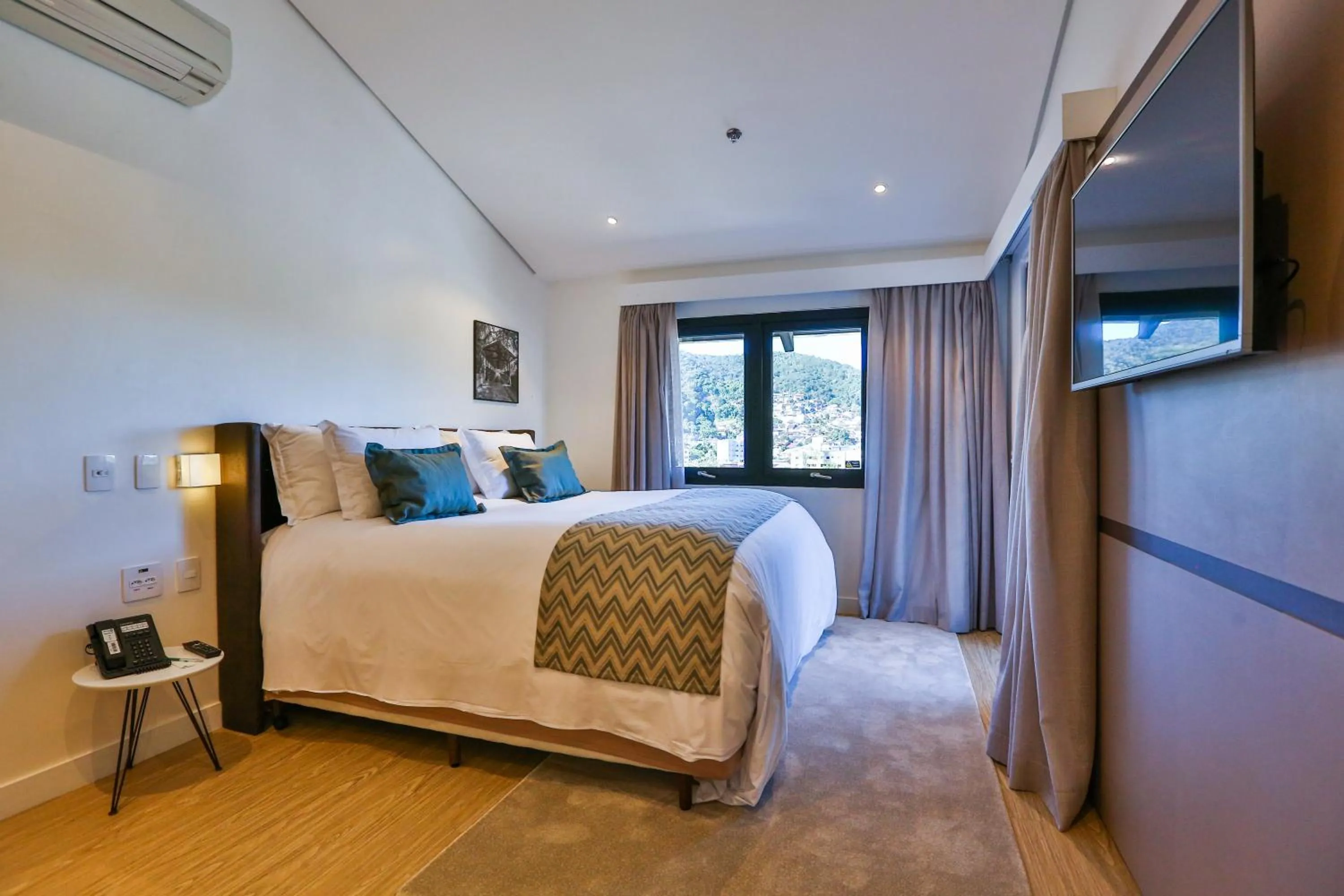 Photo of the whole room, Bed in Quality Hotel Blumenau