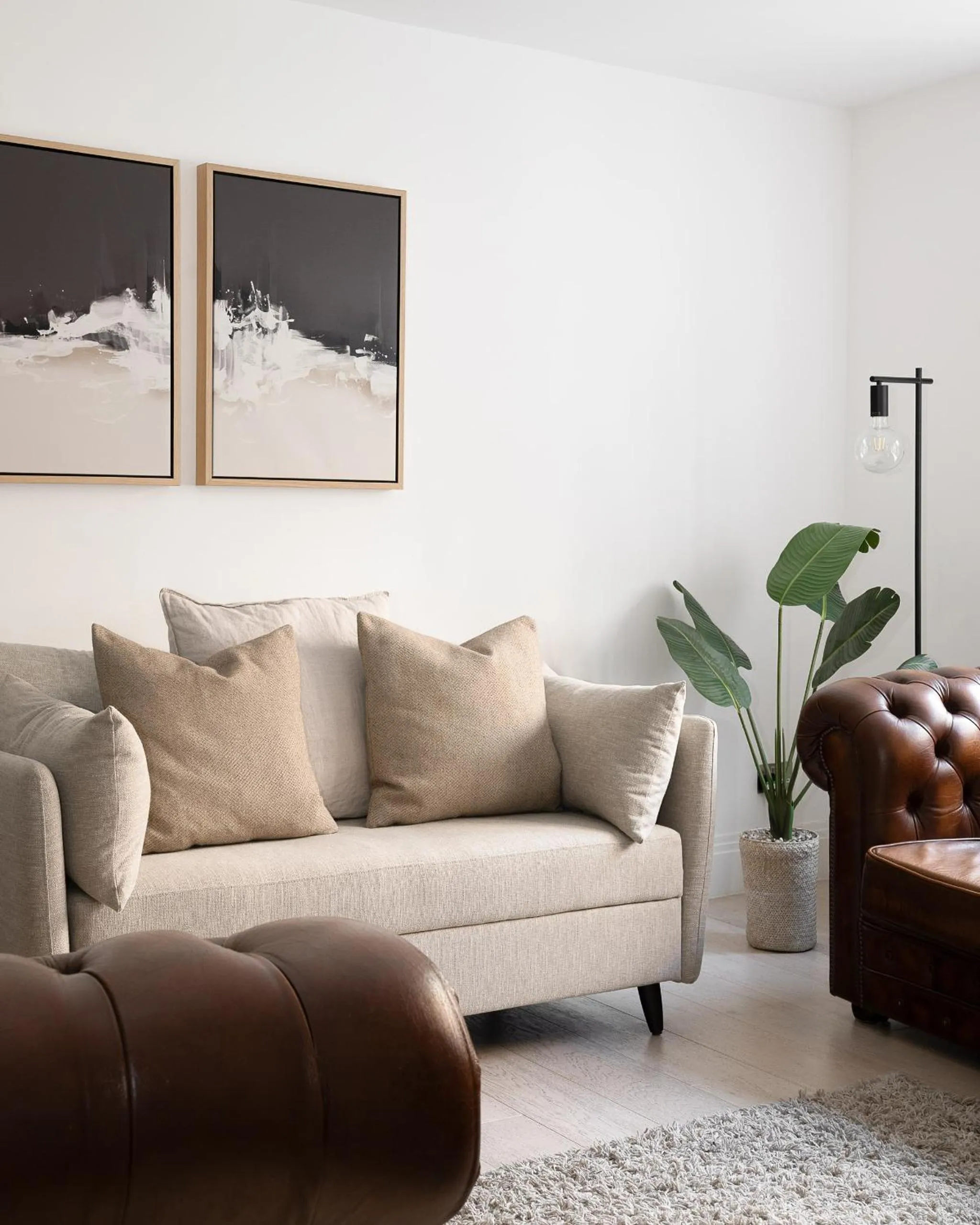 Living room in Oxford Circus Apartments by Calton Living