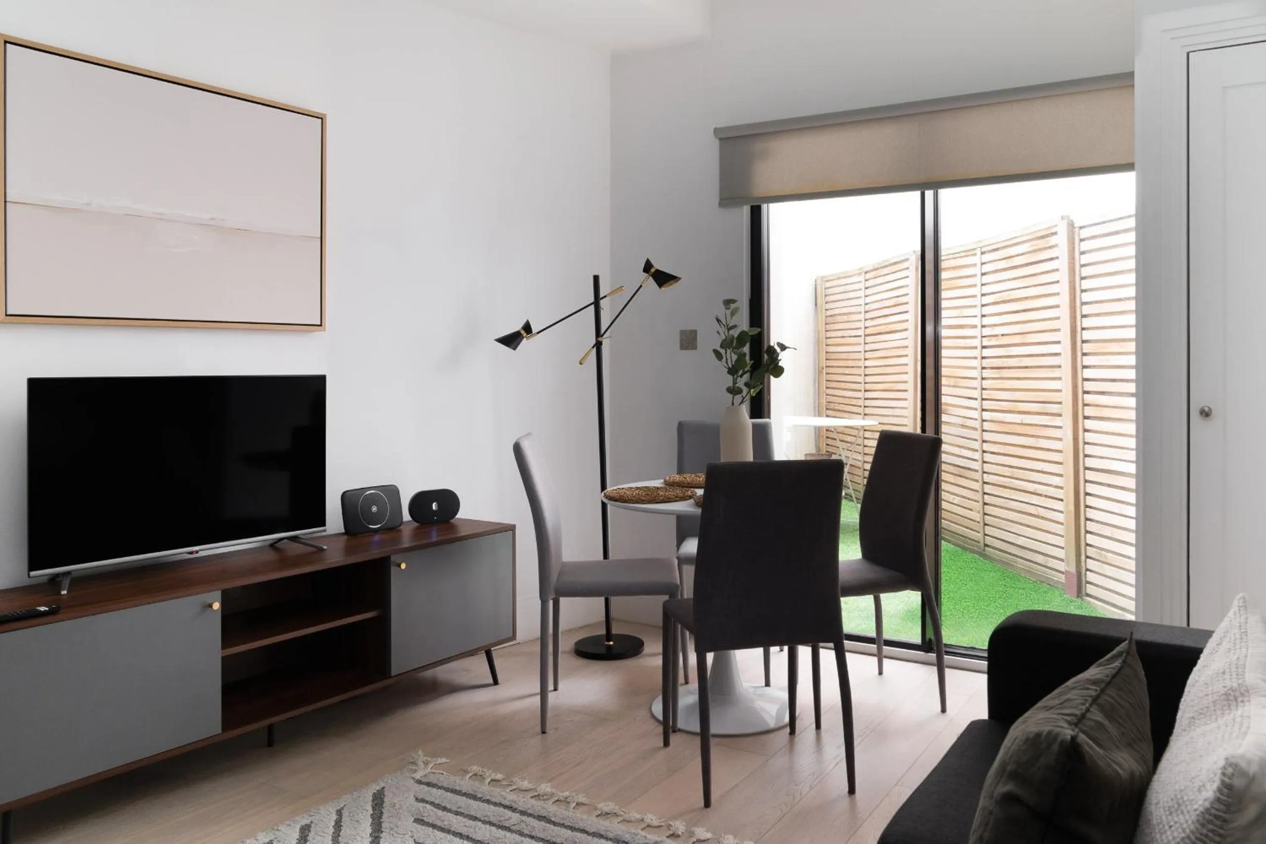 TV and multimedia in Oxford Circus Apartments by Calton Living