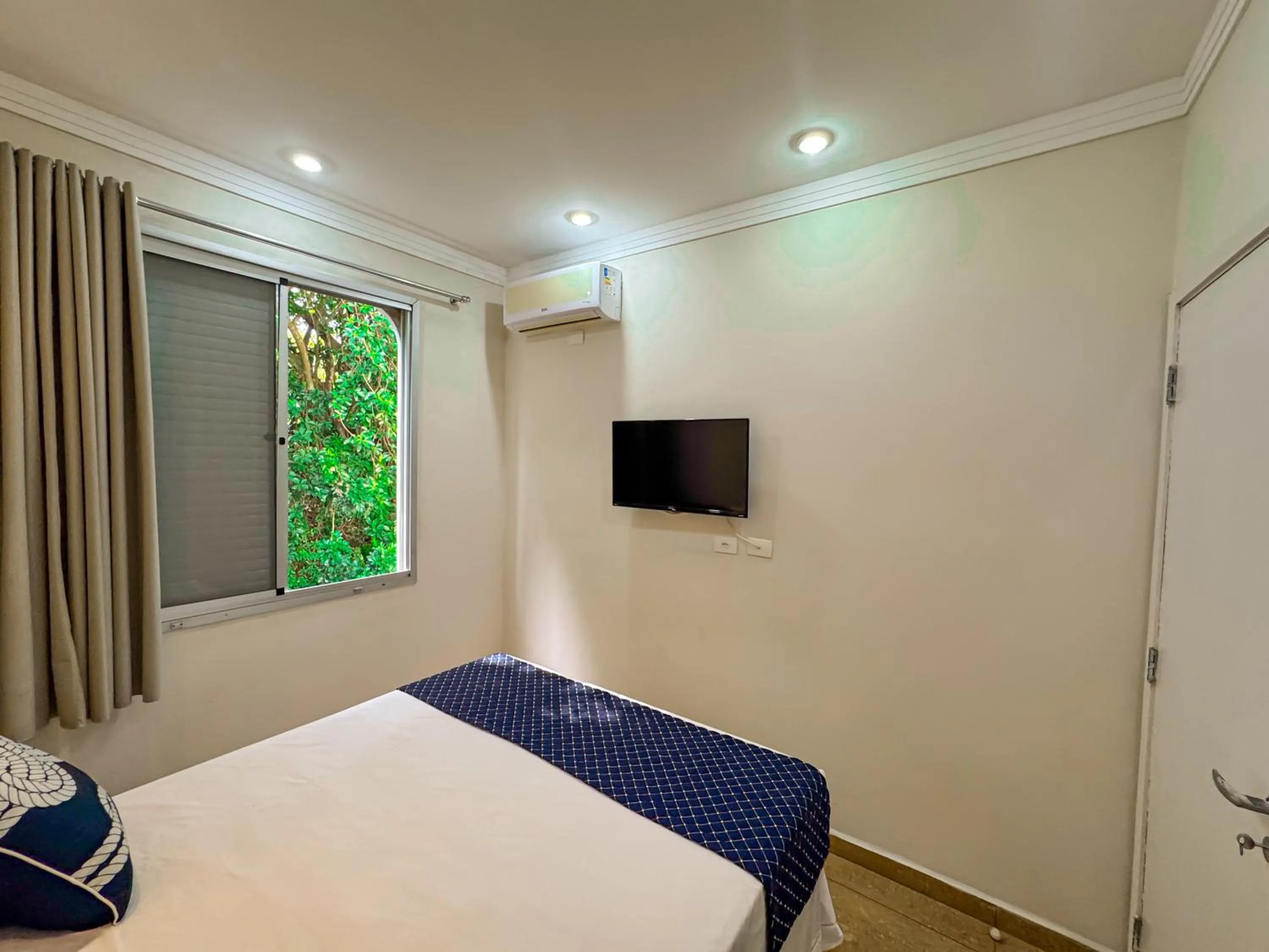 Bedroom, Bed in Hotel Nacional Inn Guarujá