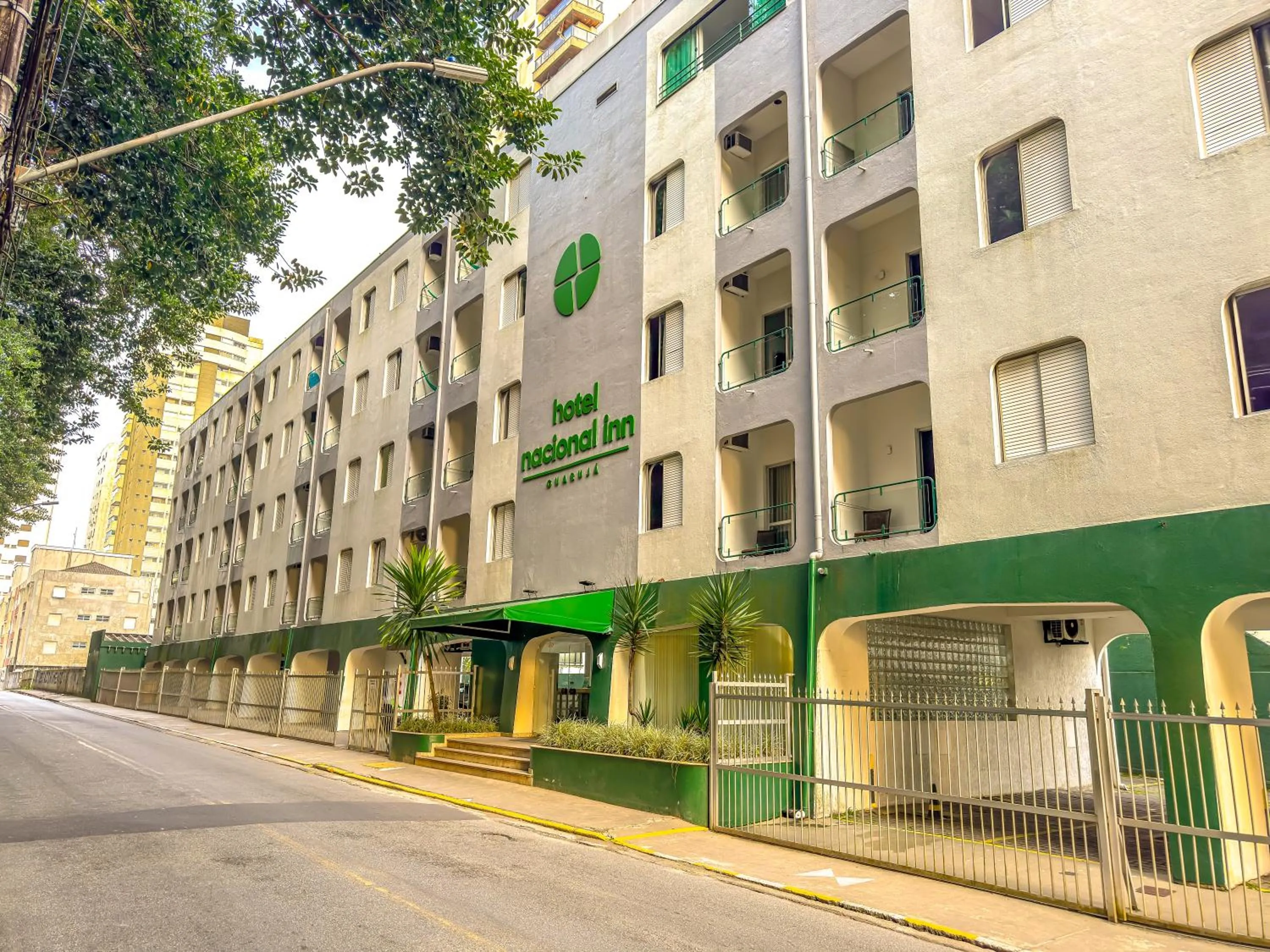 Property building in Hotel Nacional Inn Guarujá