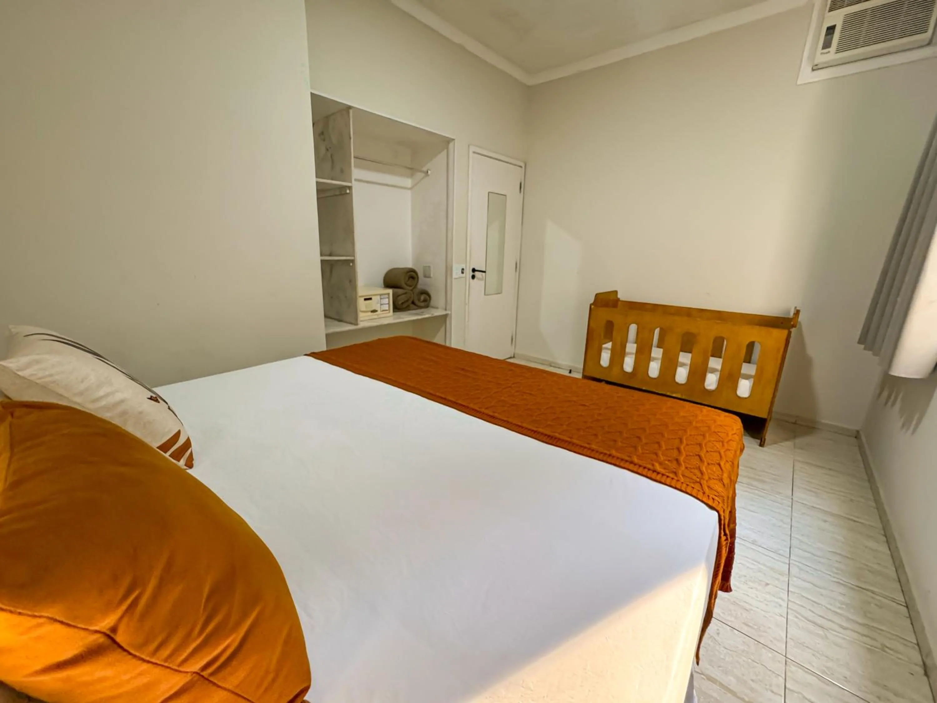 Bedroom, Bed in Hotel Nacional Inn Guarujá