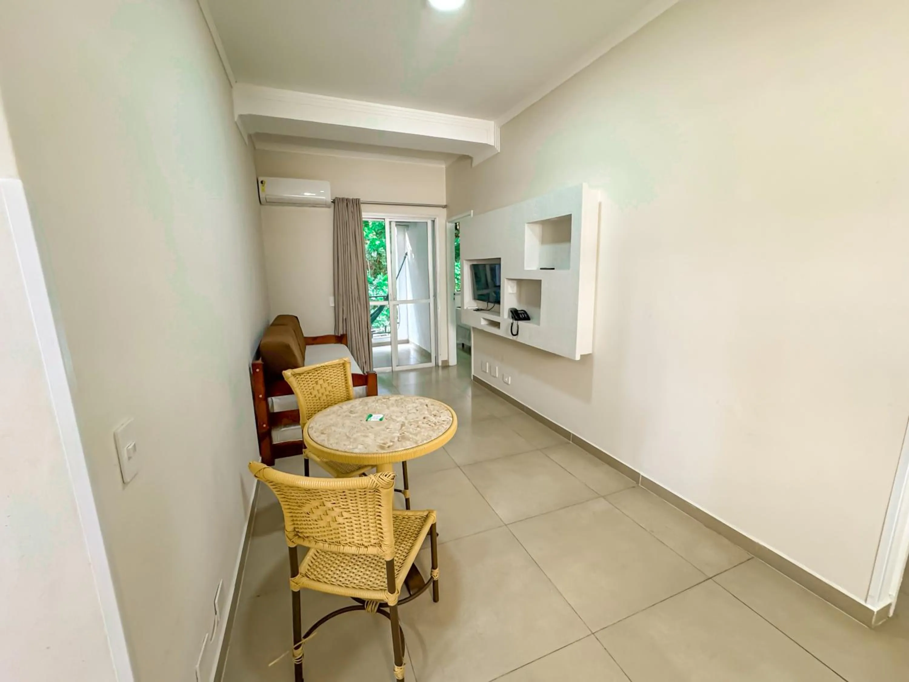 Seating area in Hotel Nacional Inn Guarujá