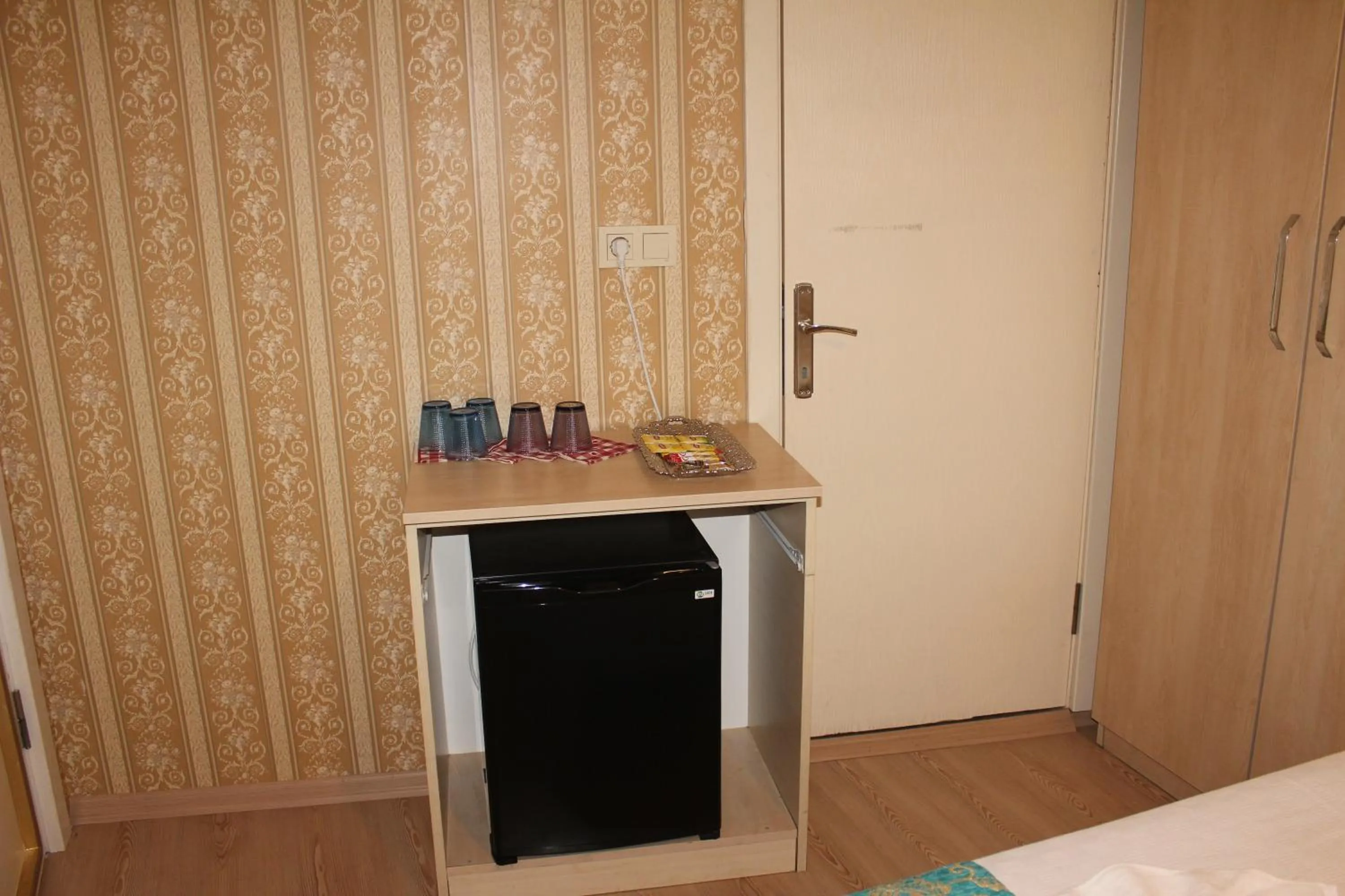 Coffee/tea facilities in Omega Inn