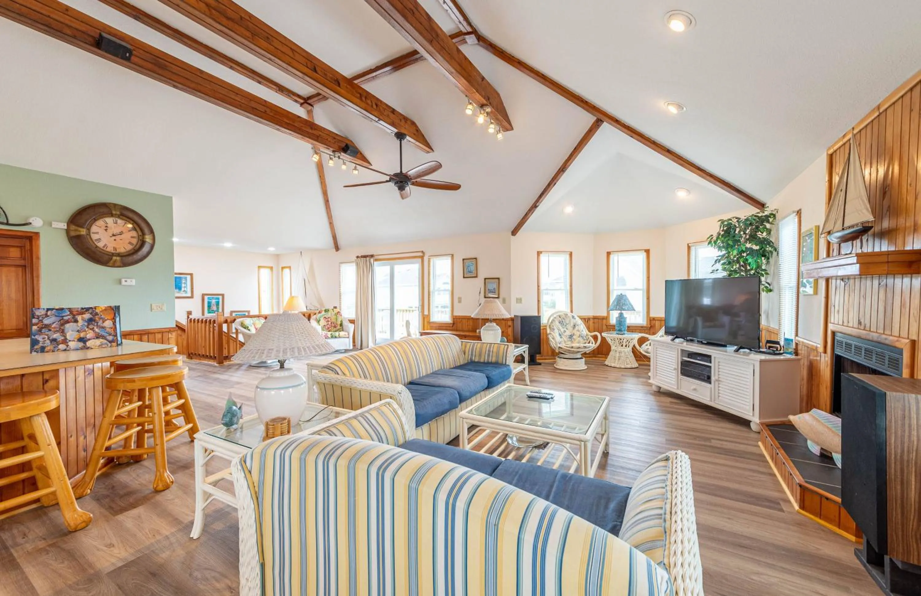 Blue Moon - Corolla, Crown Point, 240 Yds to Beach, Hot Tub, Pets OK, Community Pool and Tennis