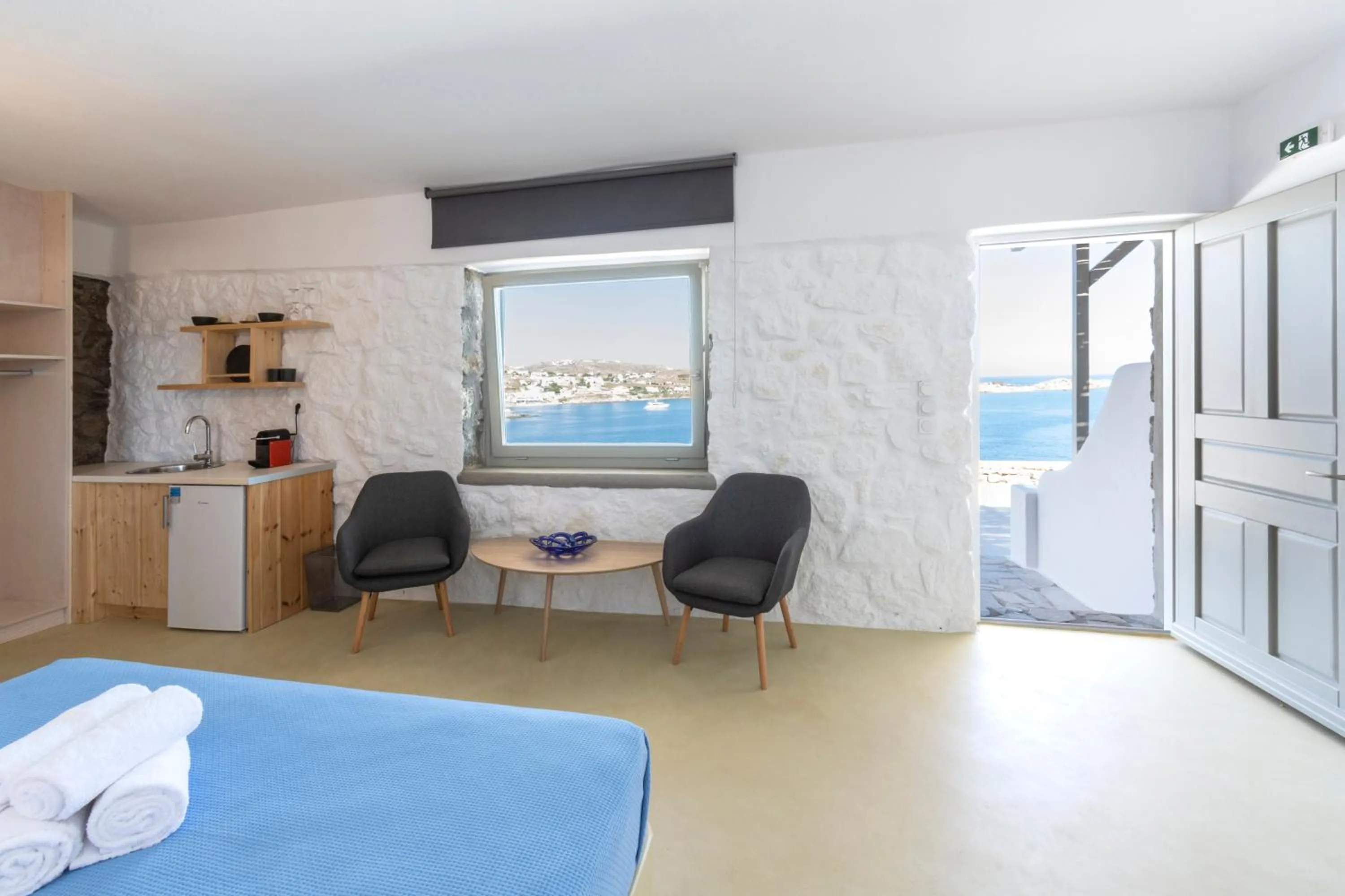 Bed in Mykonos Azure