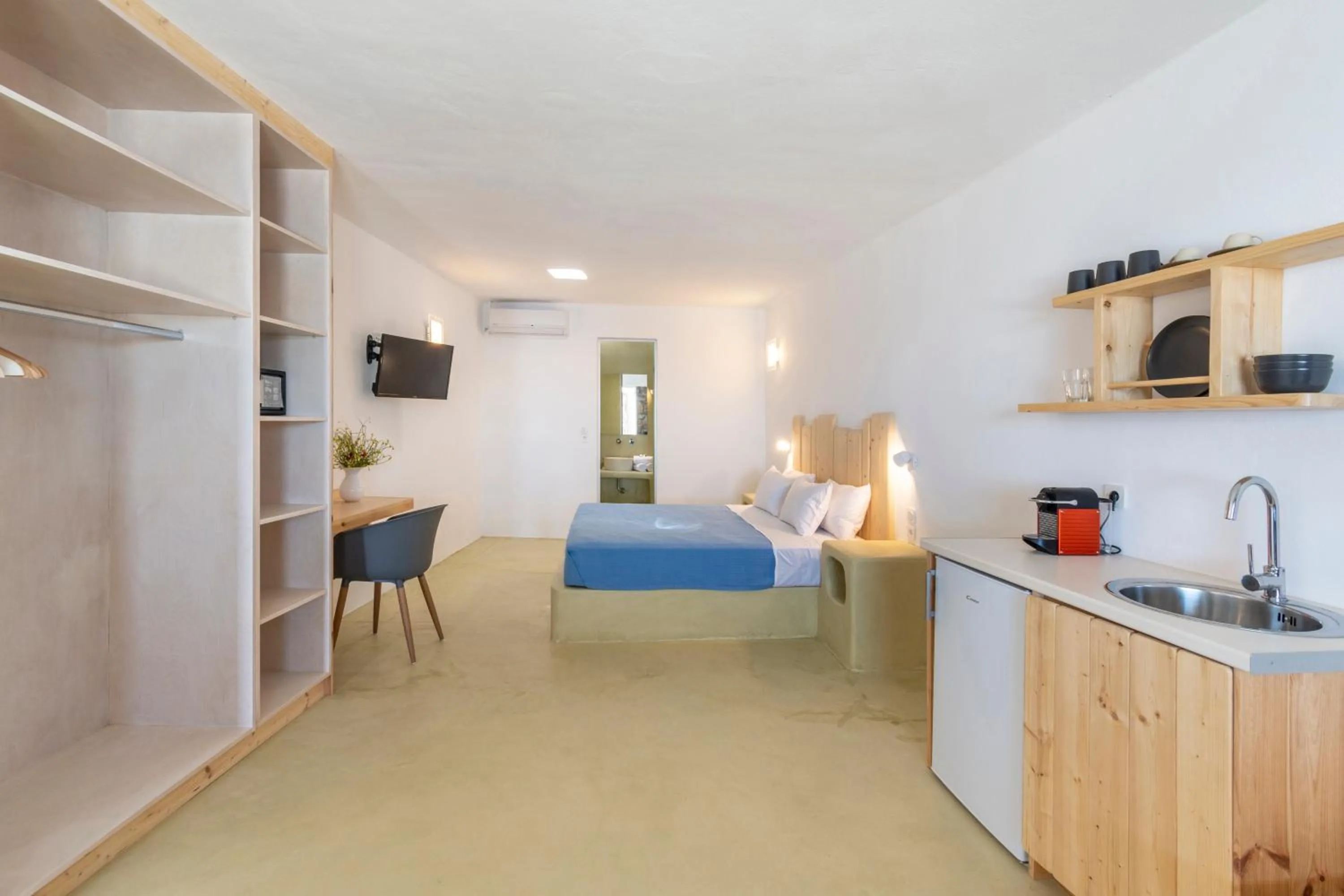 Bed in Mykonos Azure