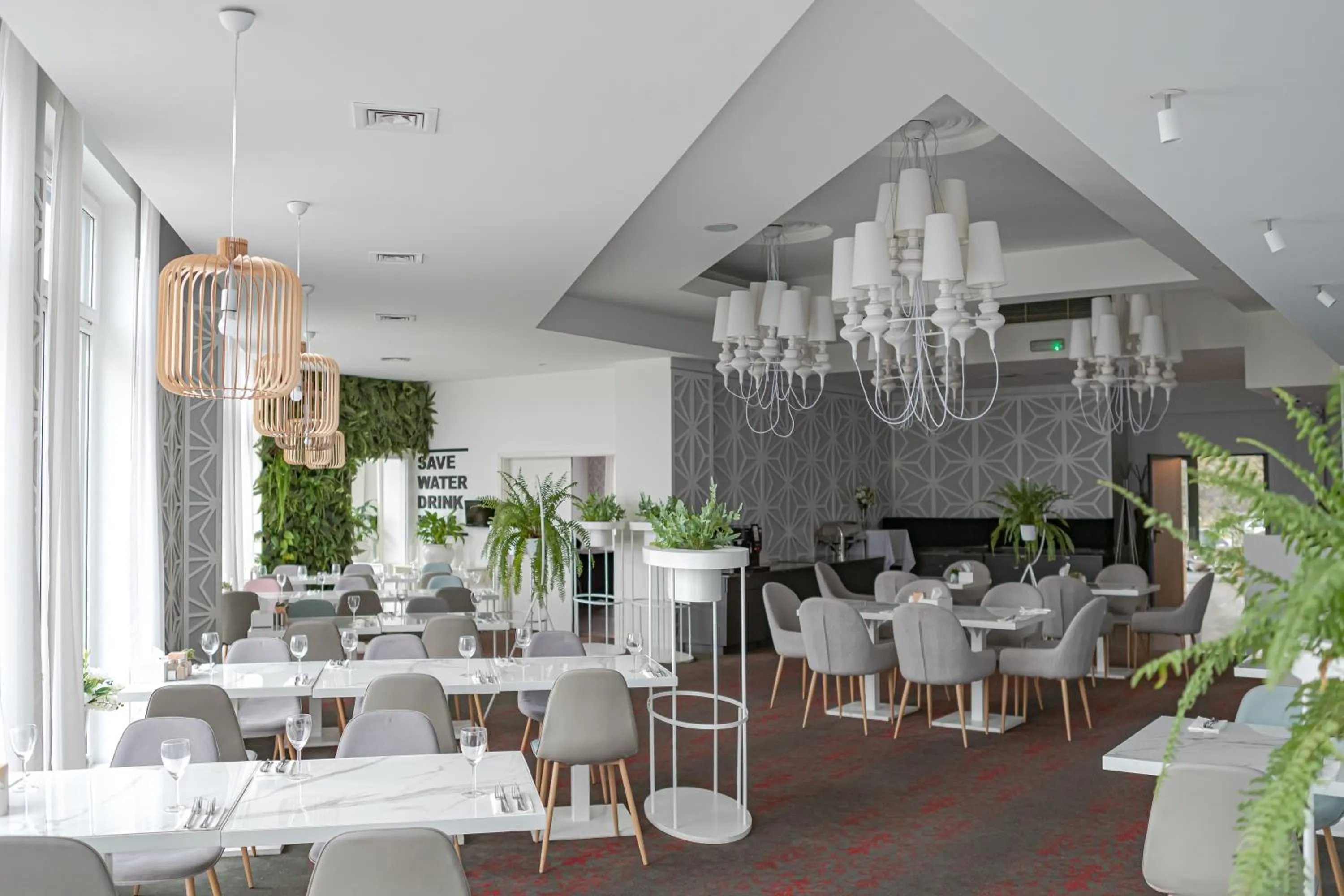 Restaurant/places to eat in NoBo Hotel - business