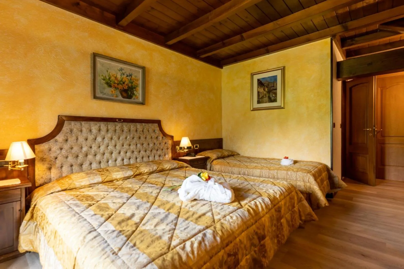 Bed in Hotel Des Alpes