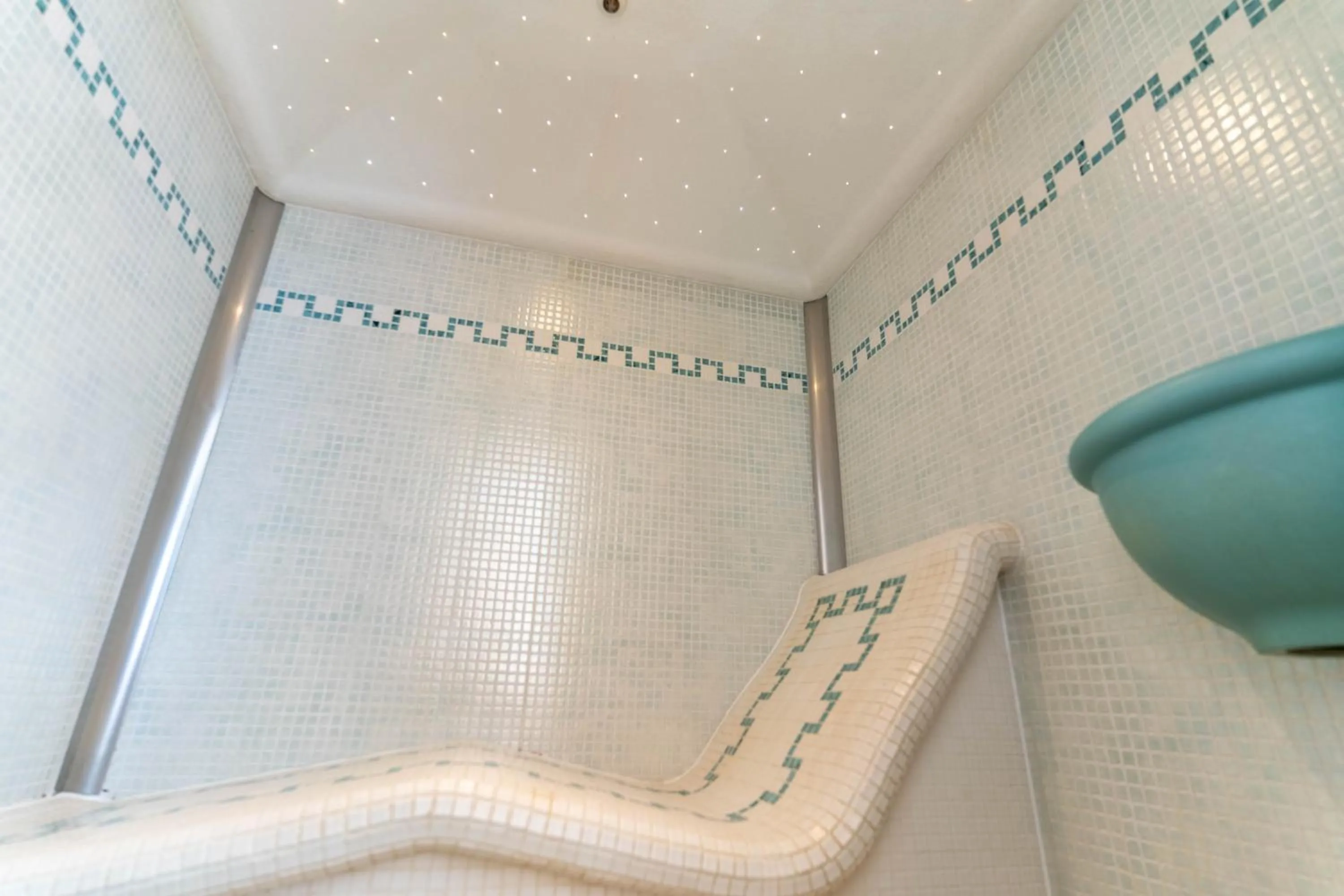 Steam room in Hotel Des Alpes