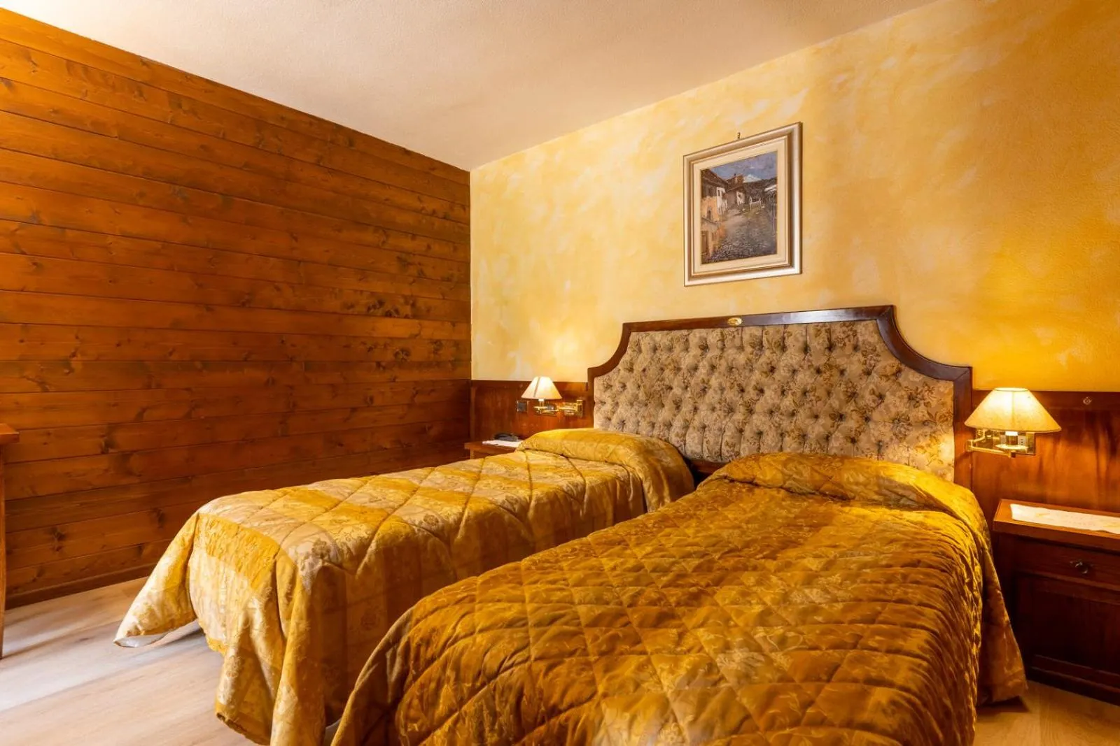 Bed in Hotel Des Alpes