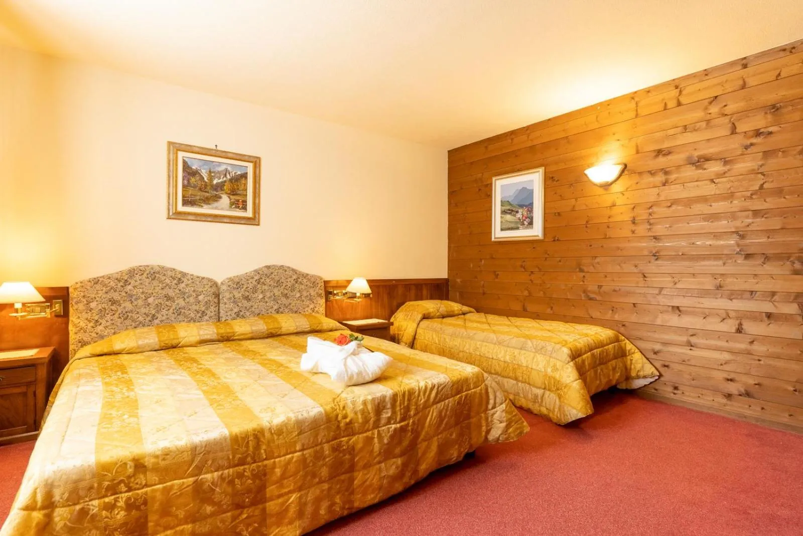 Bed in Hotel Des Alpes