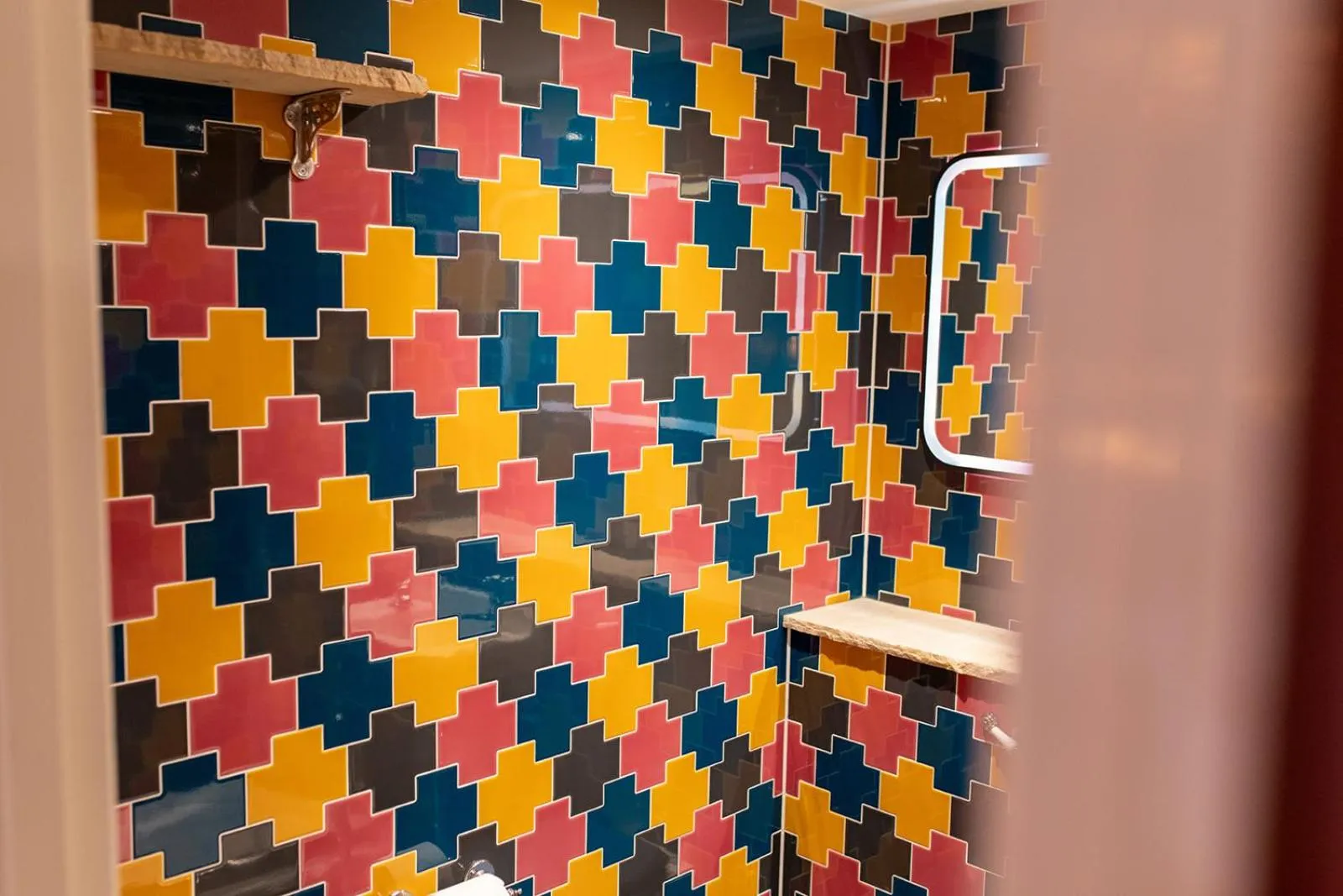 Shower in The Plough Inn