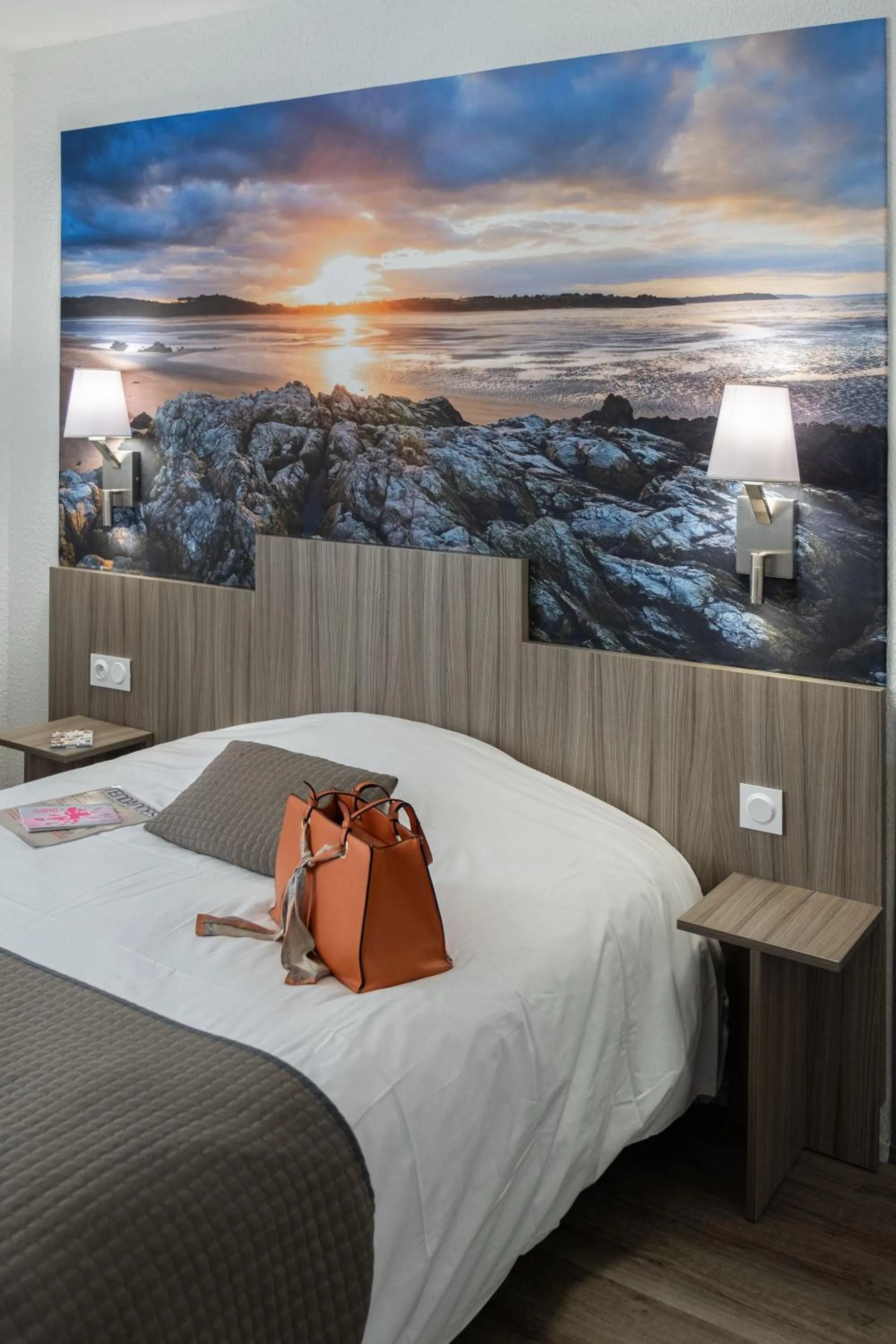 Photo of the whole room, Bed in Contact Hôtel du Champ de Mars de Saint-Brieuc