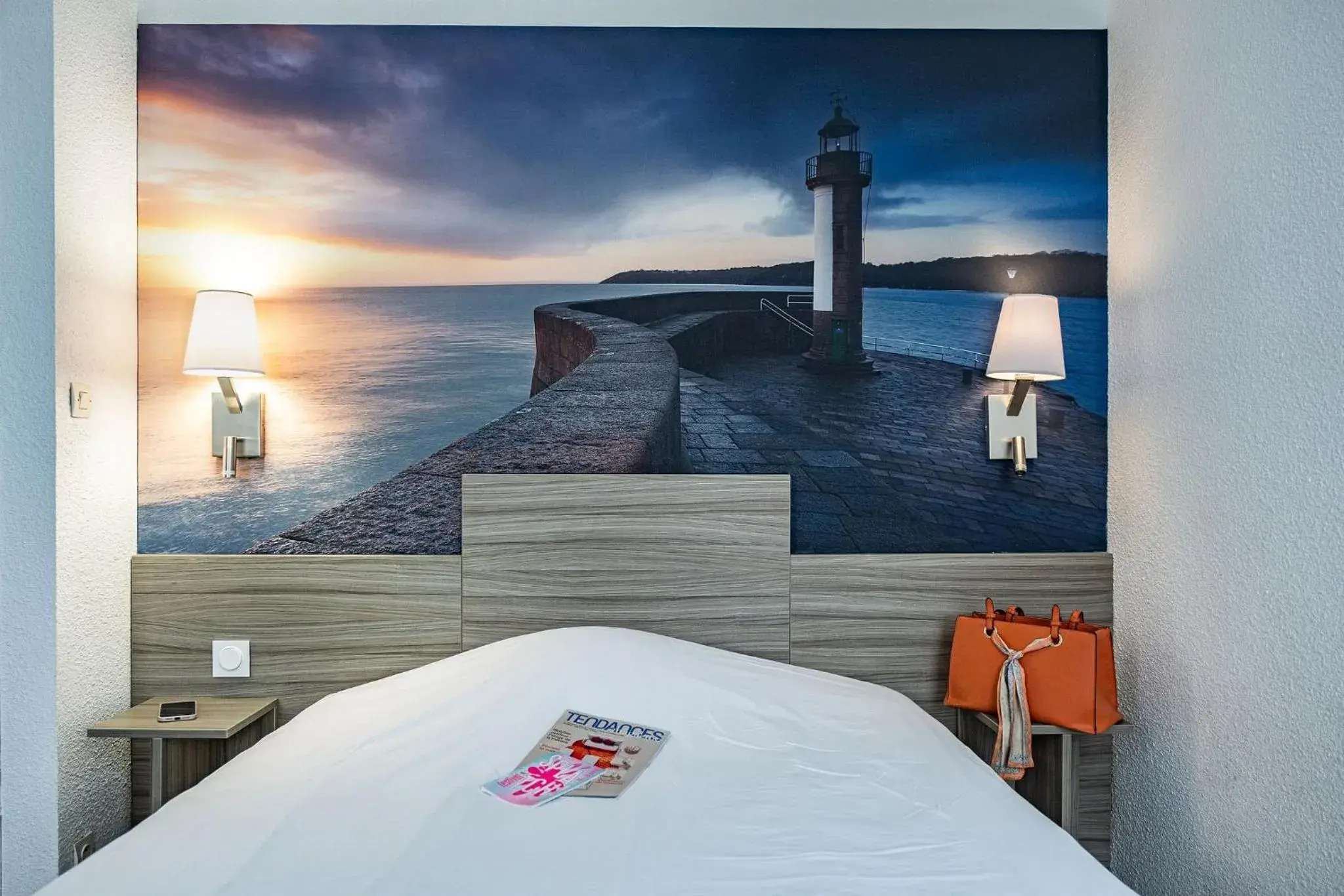 Photo of the whole room, Bed in Contact Hôtel du Champ de Mars de Saint-Brieuc Photo of the whole room, Bed in Contact Hôtel du Champ de Mars de Saint-Brieuc