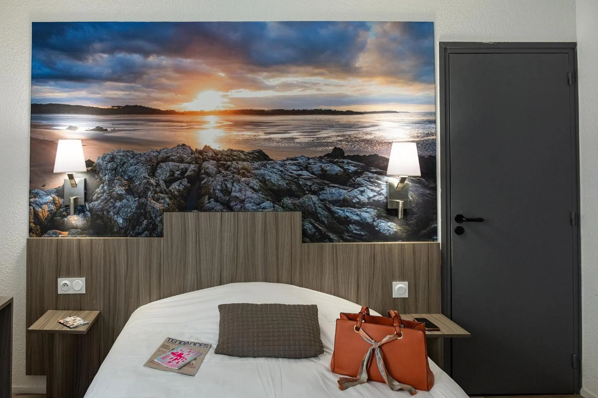 Photo of the whole room, Bed in Contact Hôtel du Champ de Mars de Saint-Brieuc