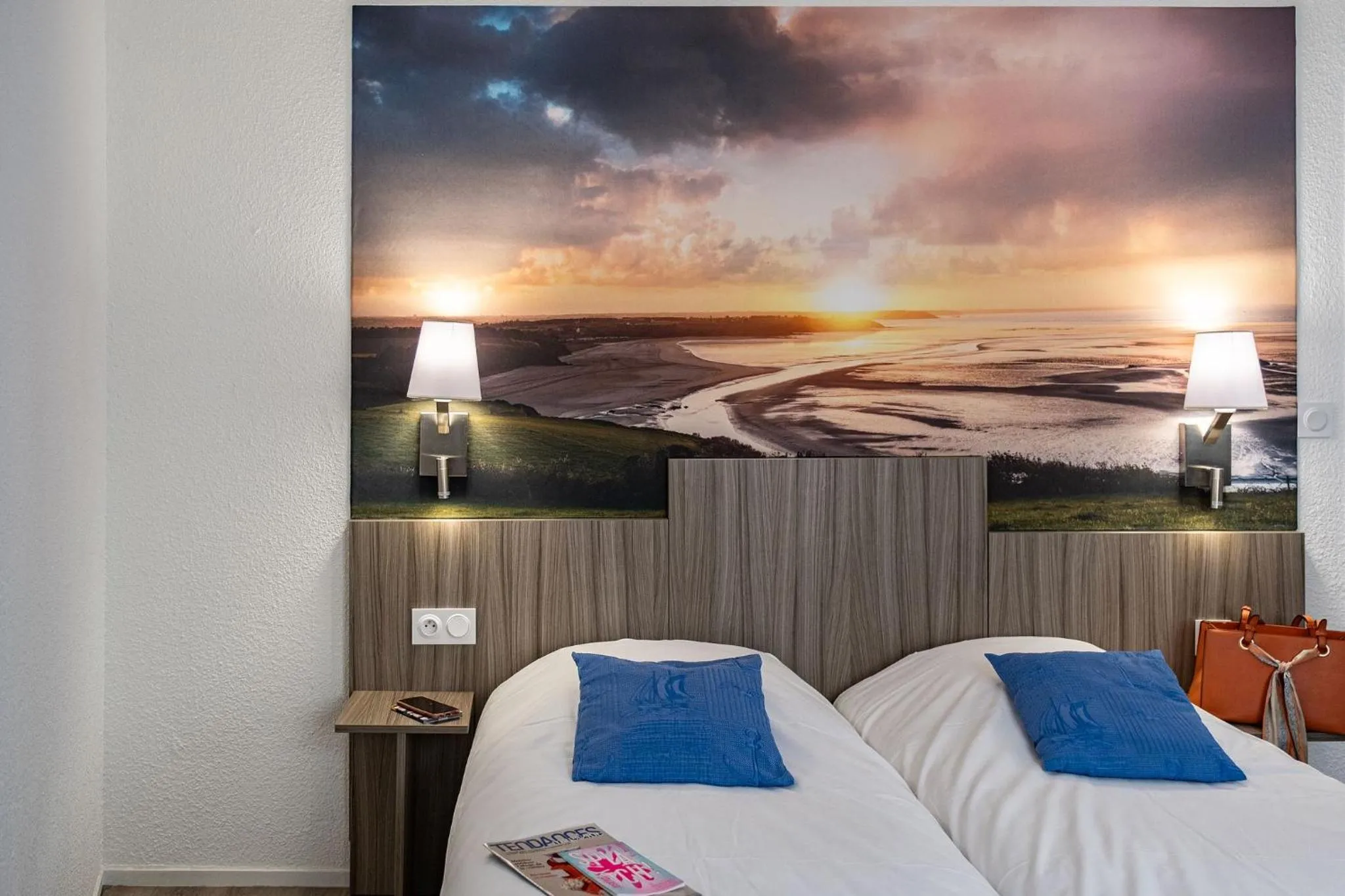 Photo of the whole room, Bed in Contact Hôtel du Champ de Mars de Saint-Brieuc