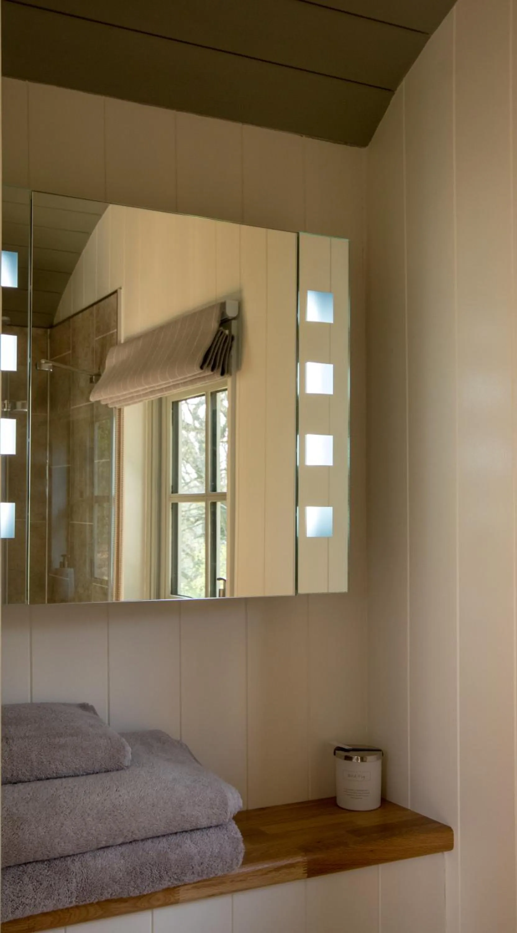 Bed in Luxury Shepherds Hut