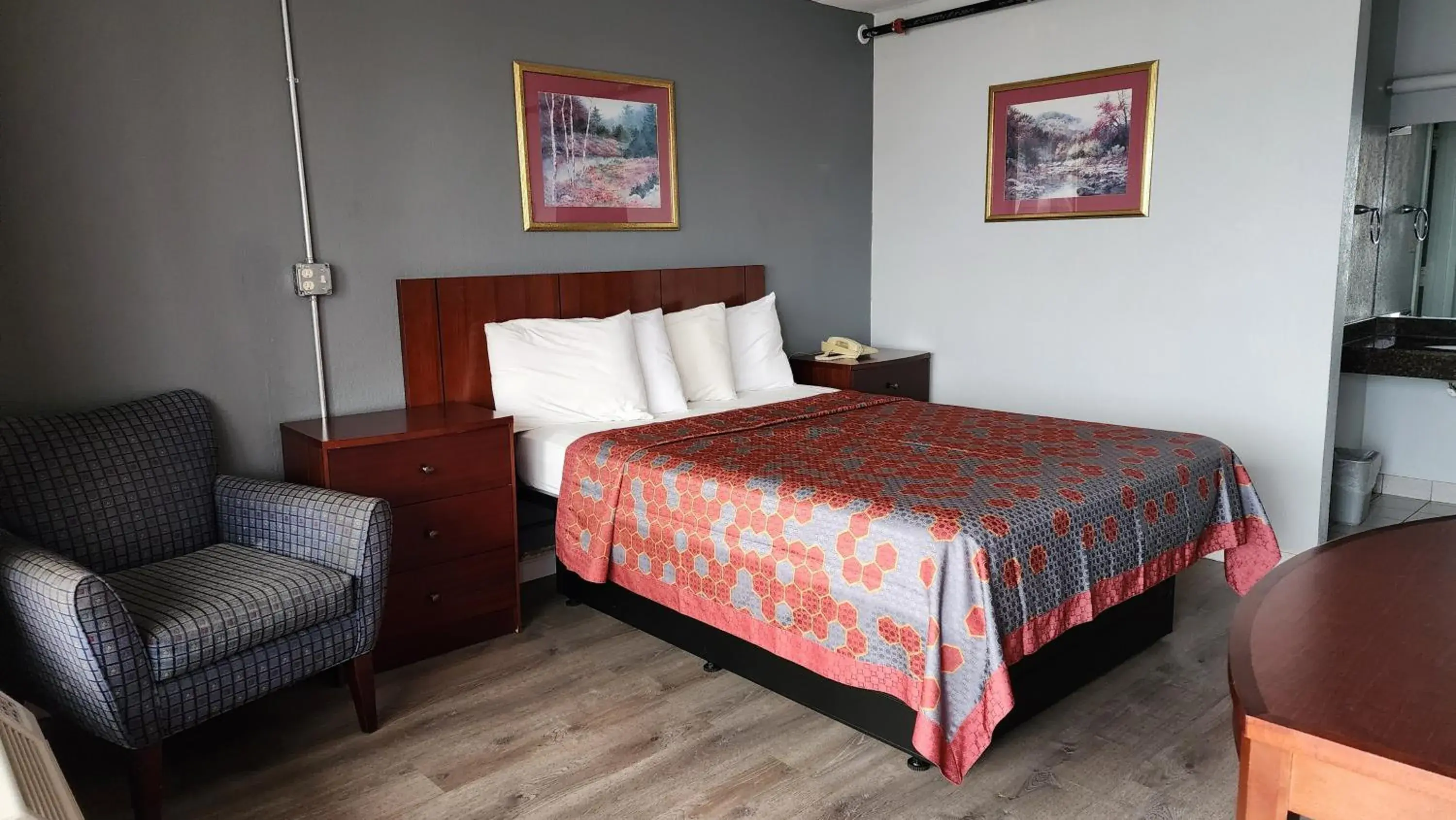 Bed in Starway Inn Bed in Starway Inn