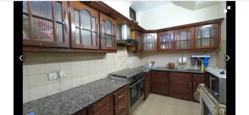 Kitchen or kitchenette in royal cottage guest house