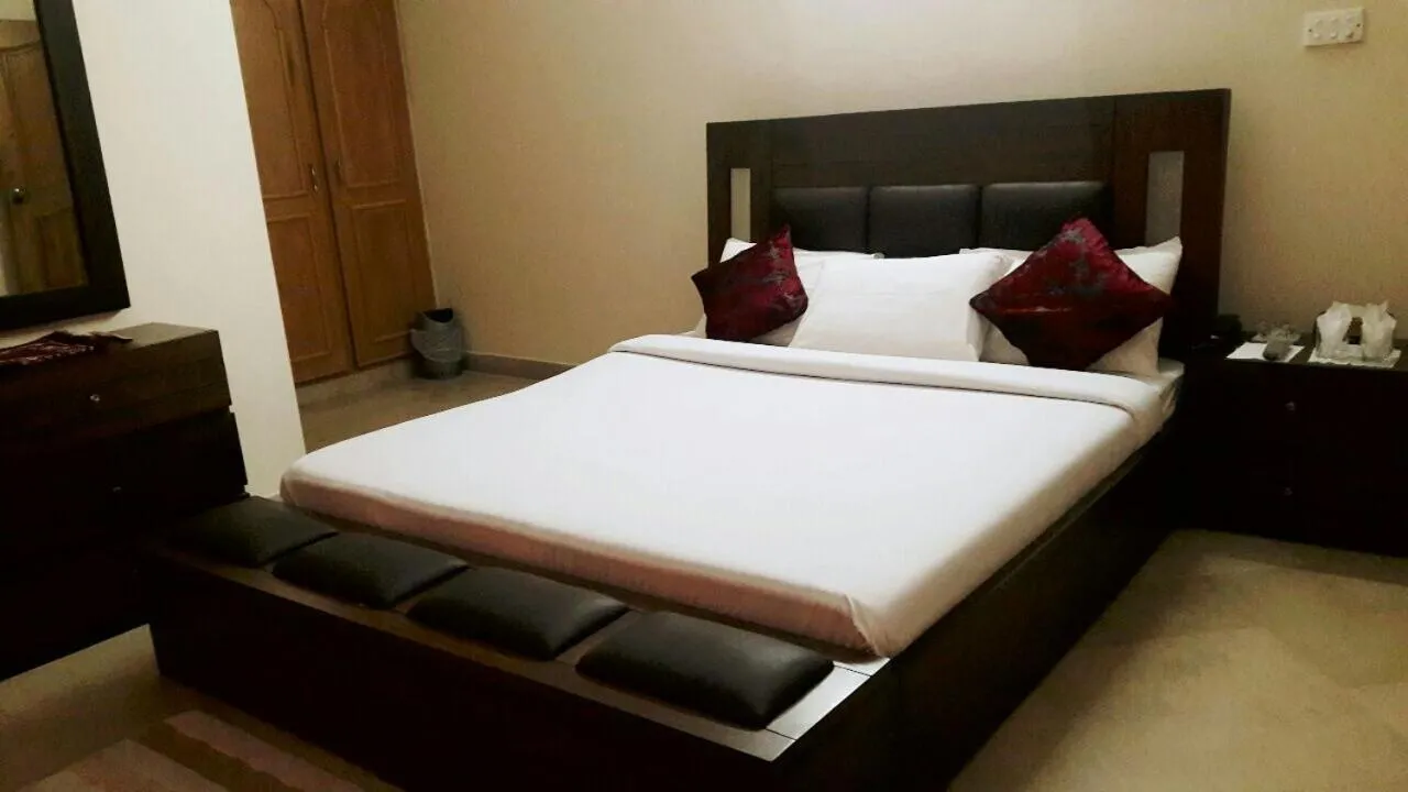 royal cottage guest house