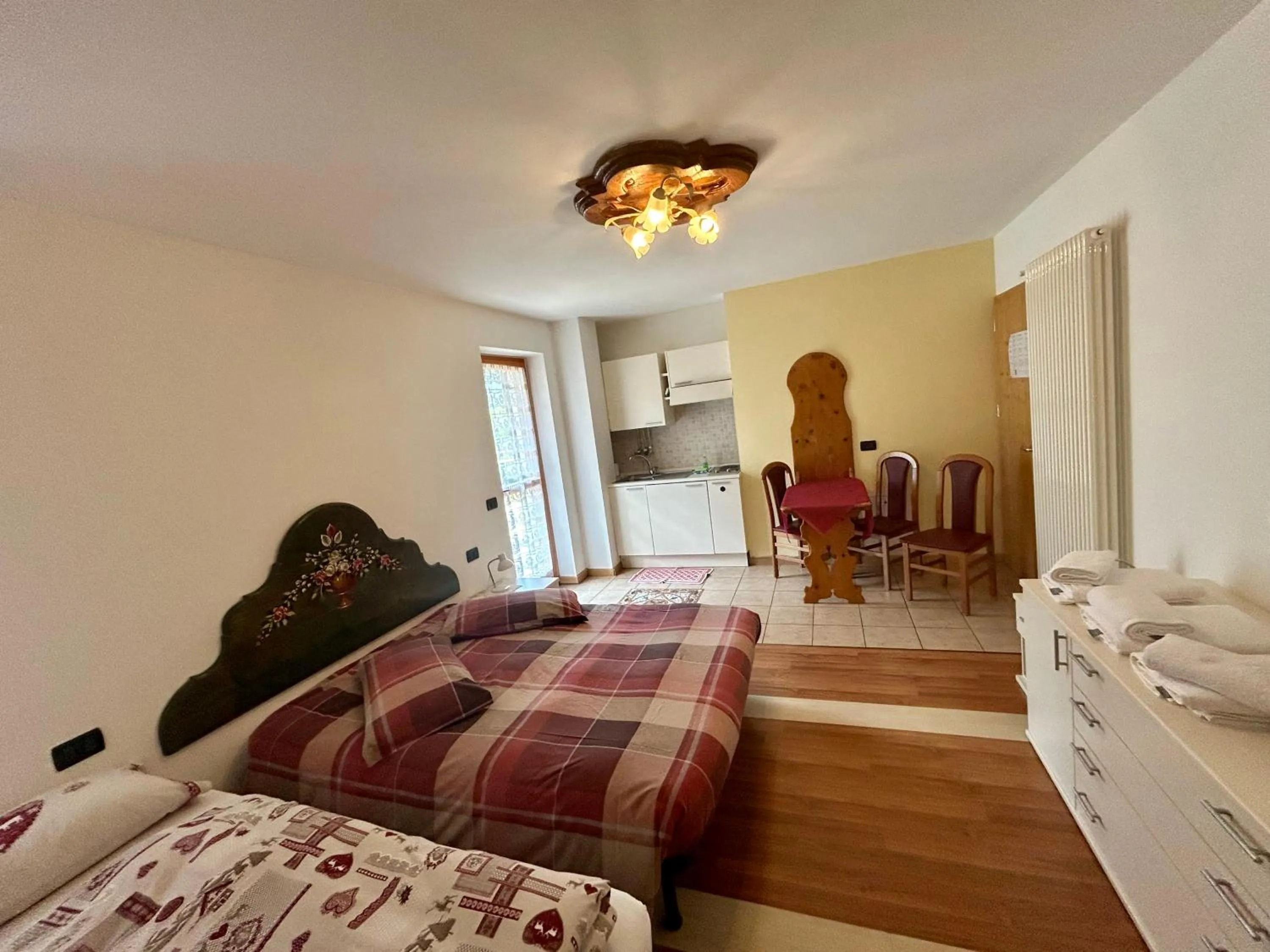 Photo of the whole room, Bed in Residence Al Pescatore