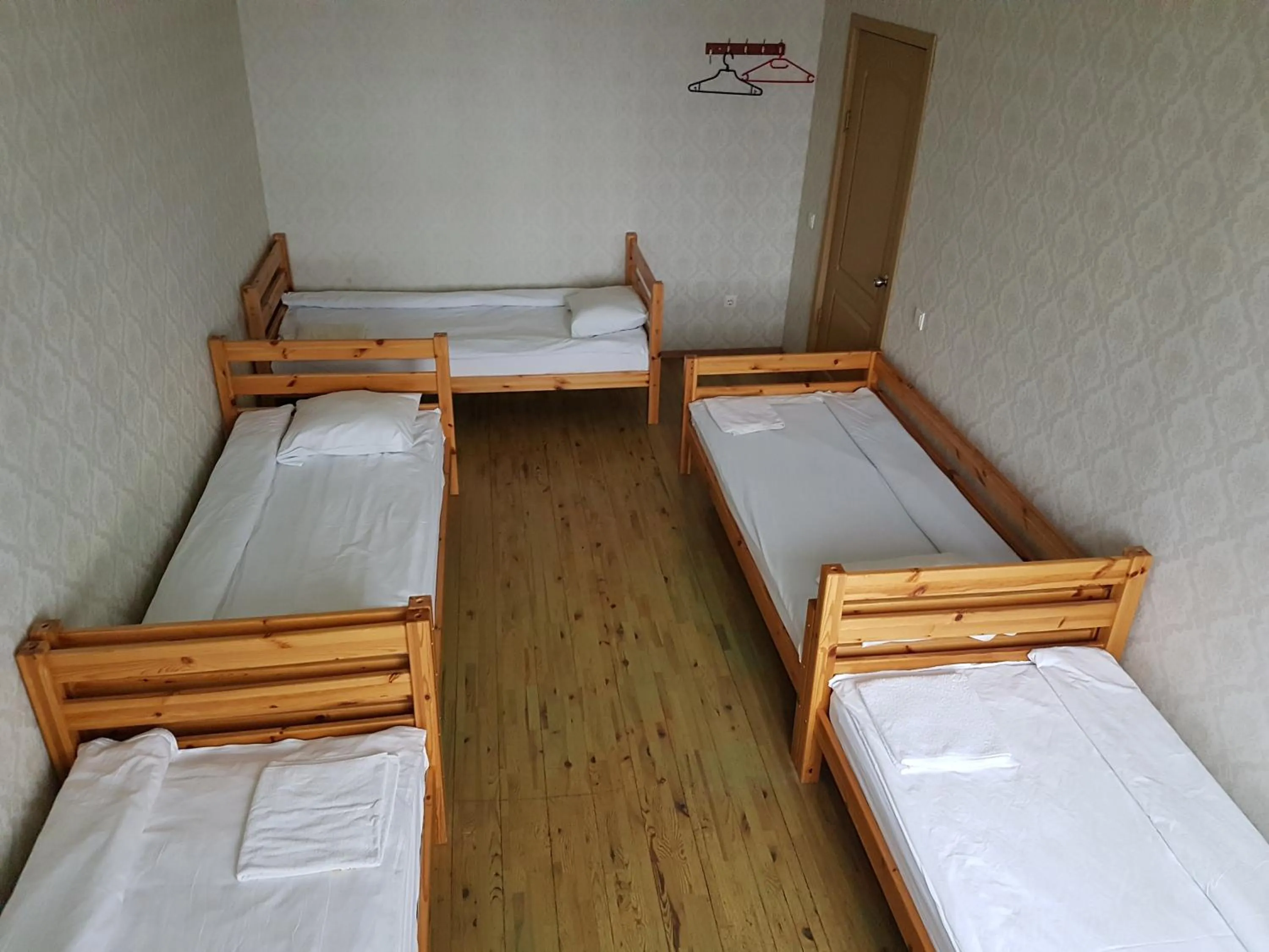 Single Bed in 4-Bed Dormitory Room in Hotel Erfolg