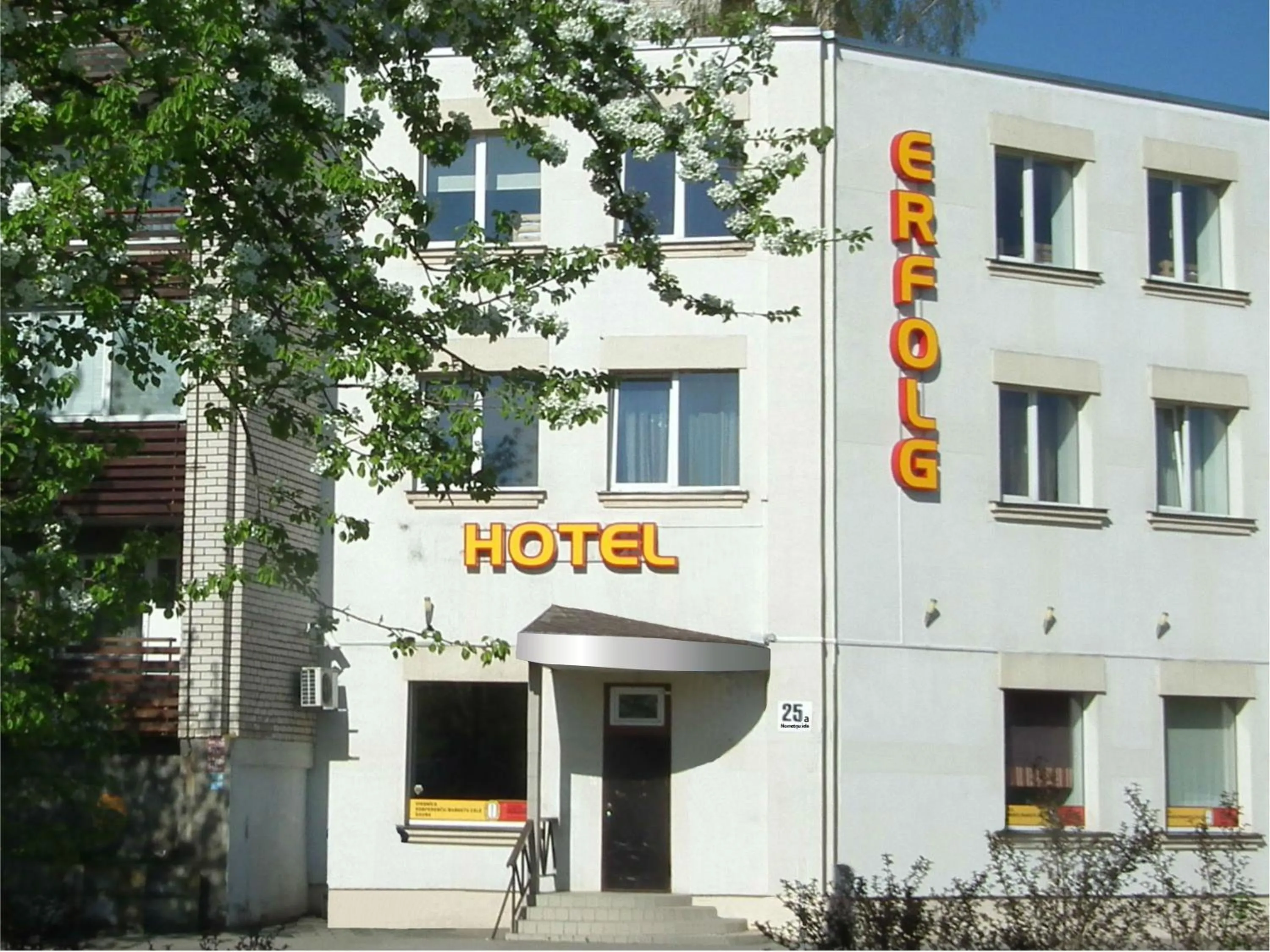 Facade/entrance in Hotel Erfolg