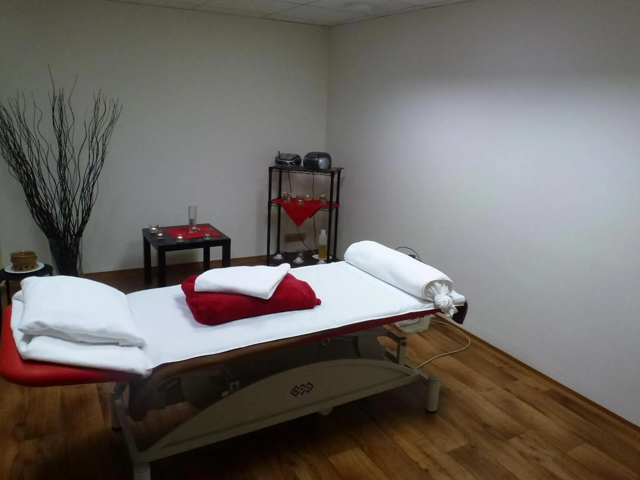 Massage, Bed in Wellness Resort Energetic