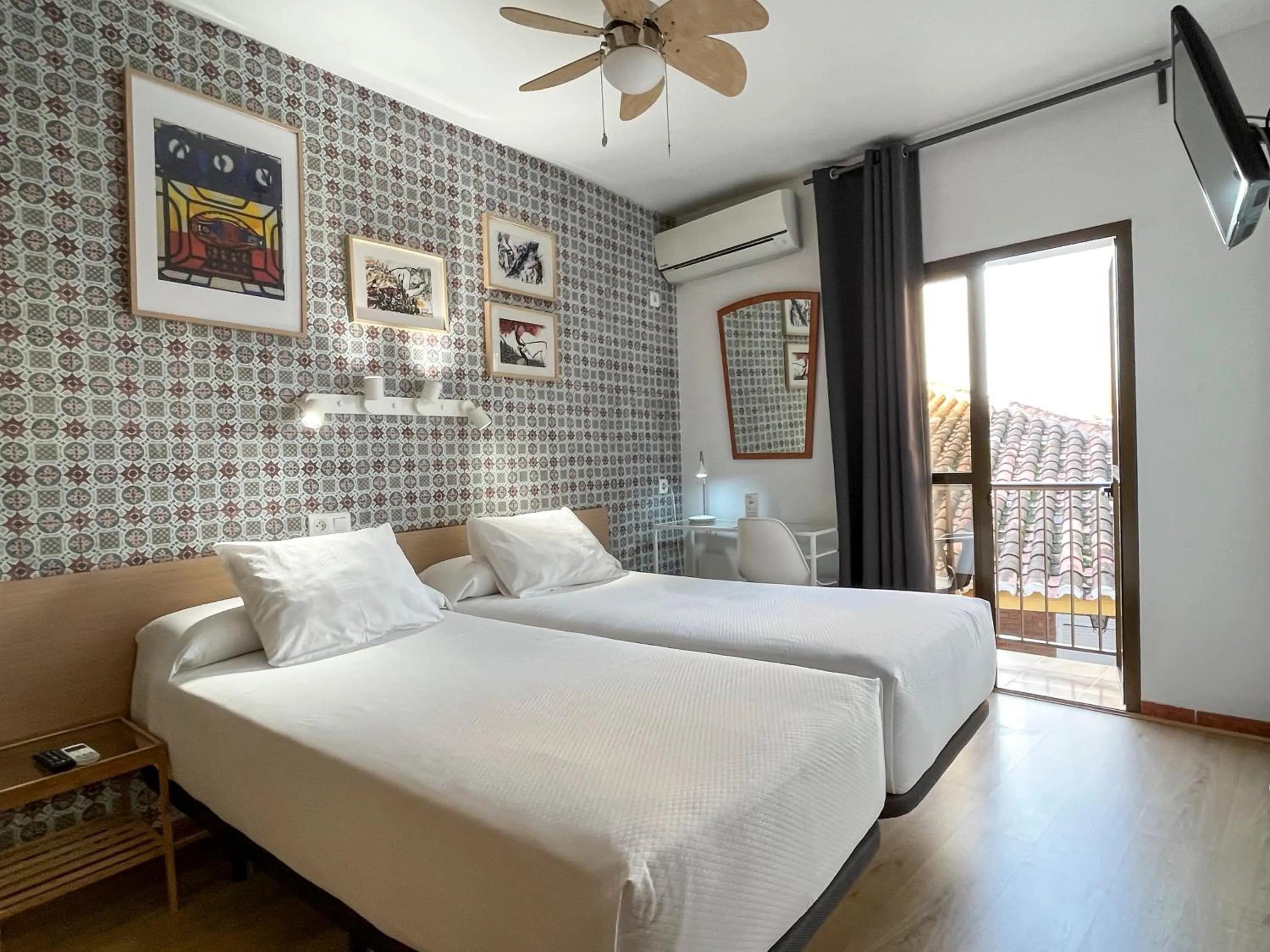 City view, Bed in Beatriz Charming Hostal