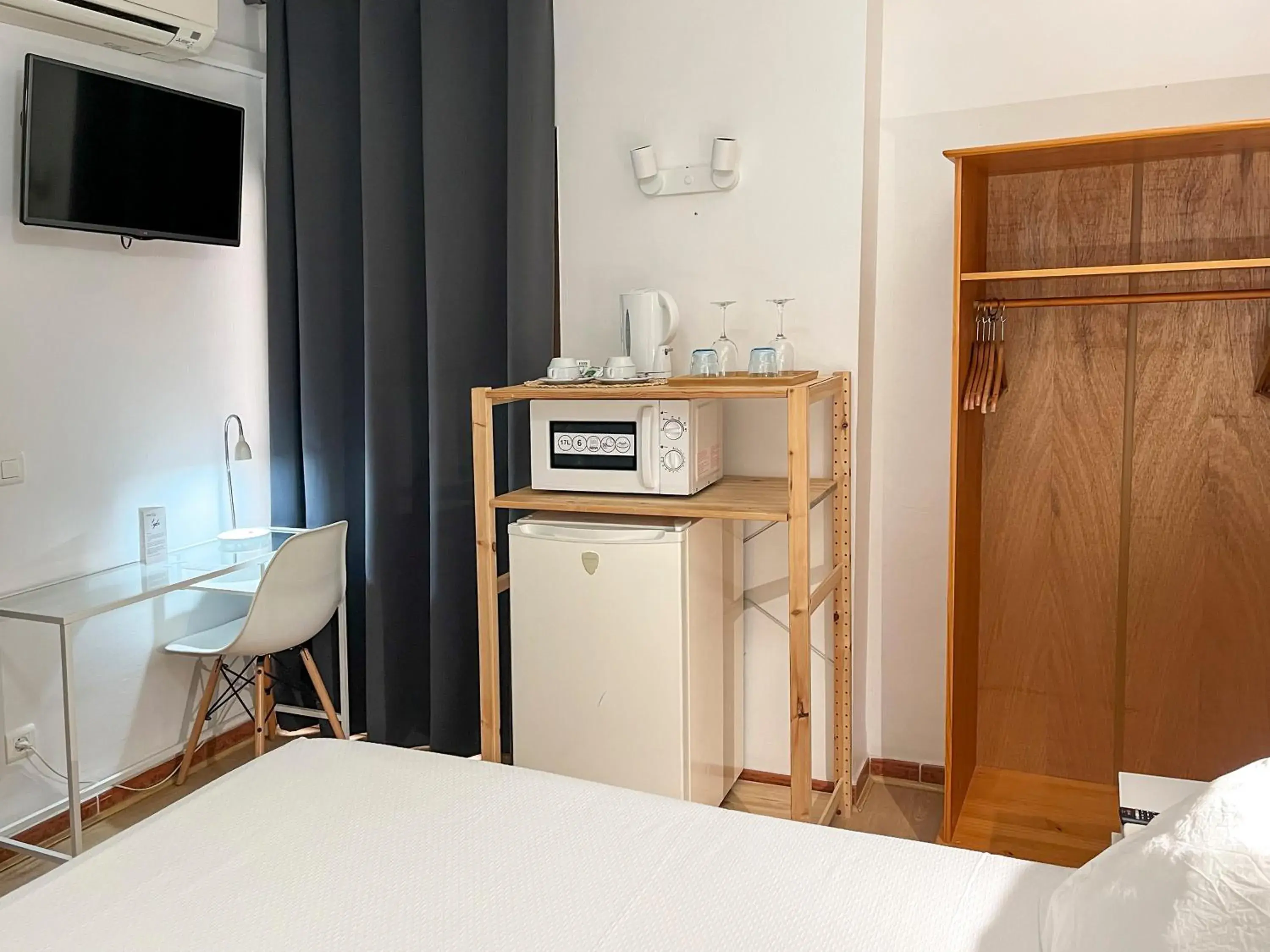 Economy Double Room in Beatriz Charming Hostal Economy Double Room in Beatriz Charming Hostal