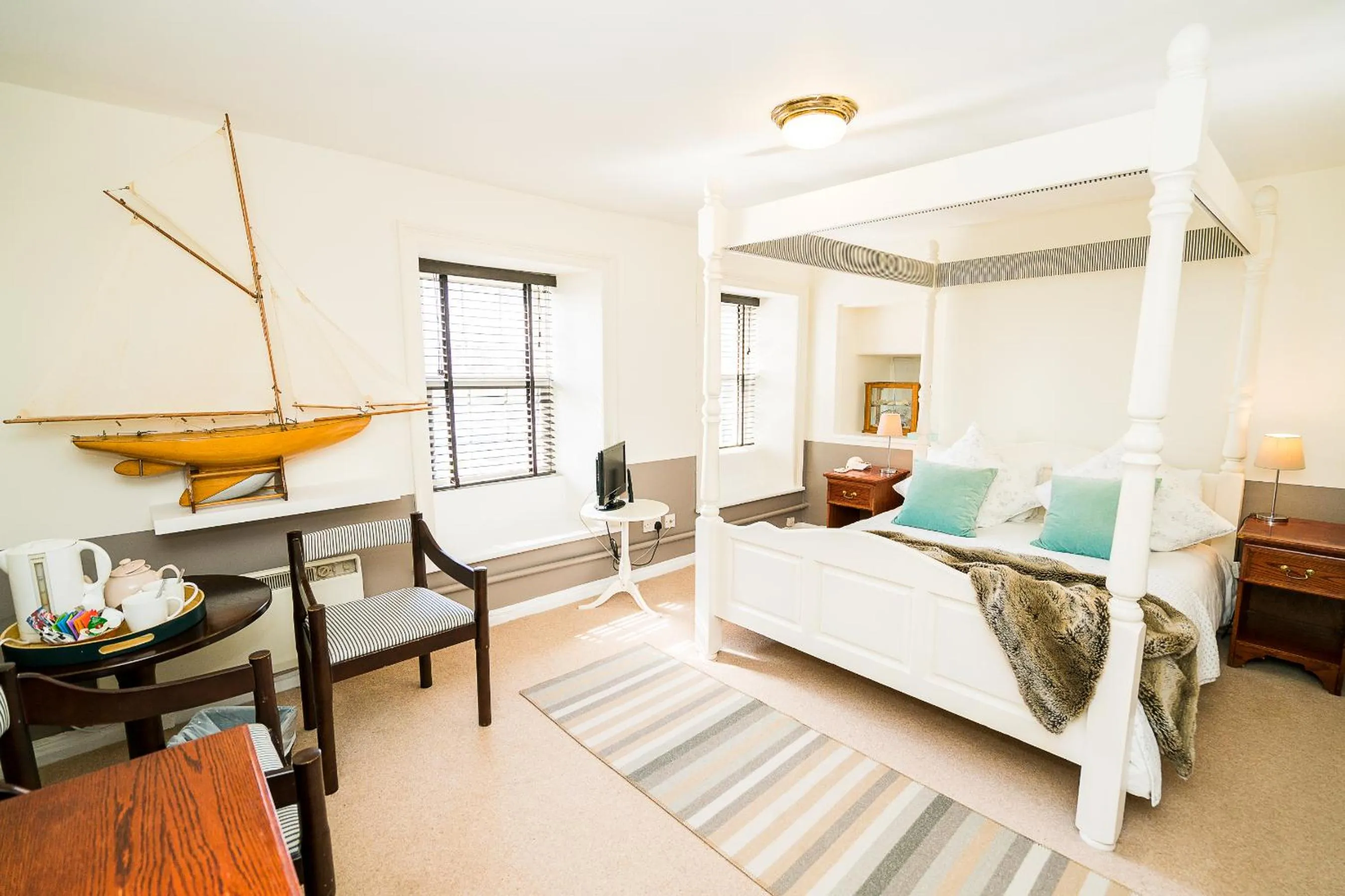 Bedroom, Bed in Fleur Du Jardin