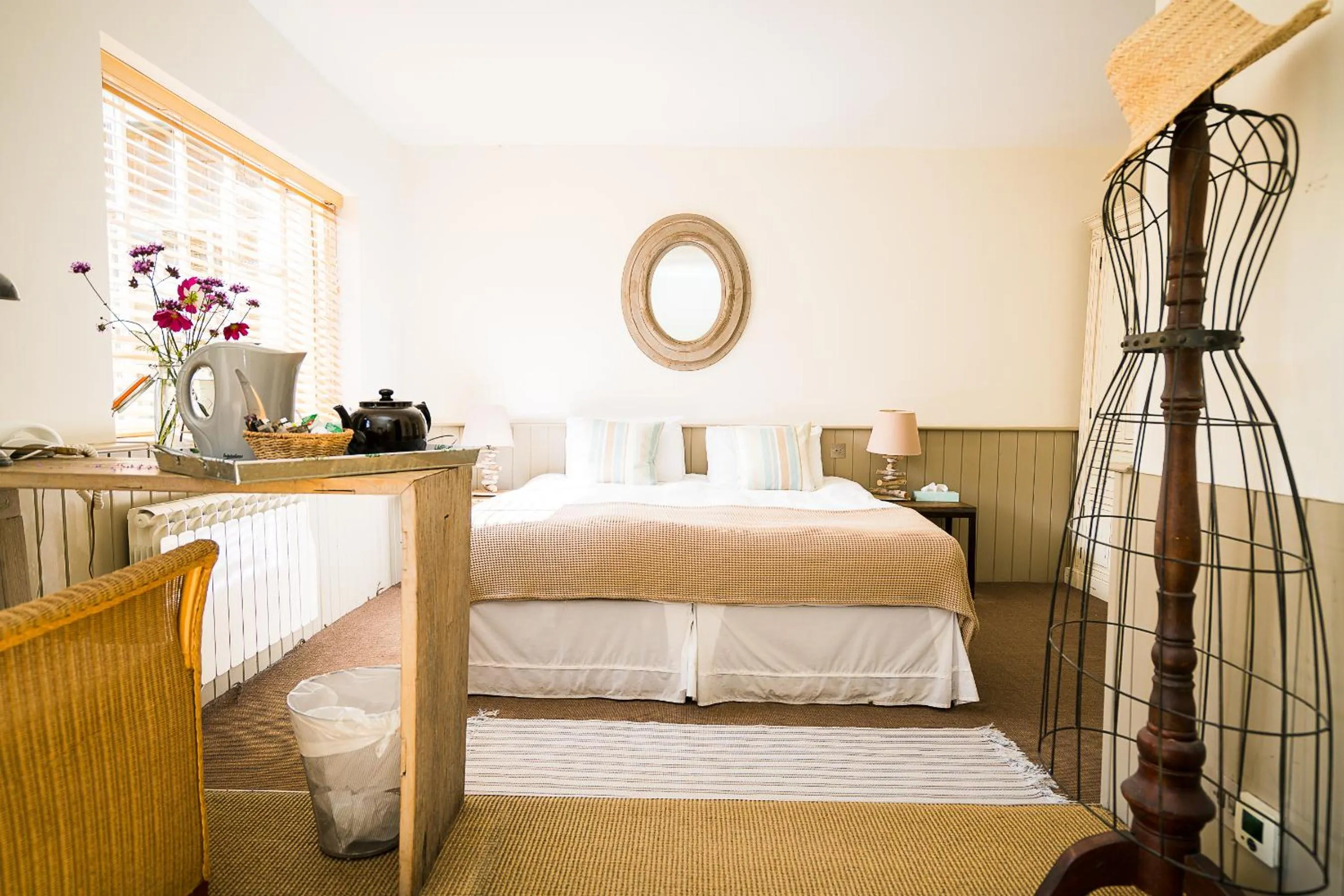 Bedroom, Bed in Fleur Du Jardin