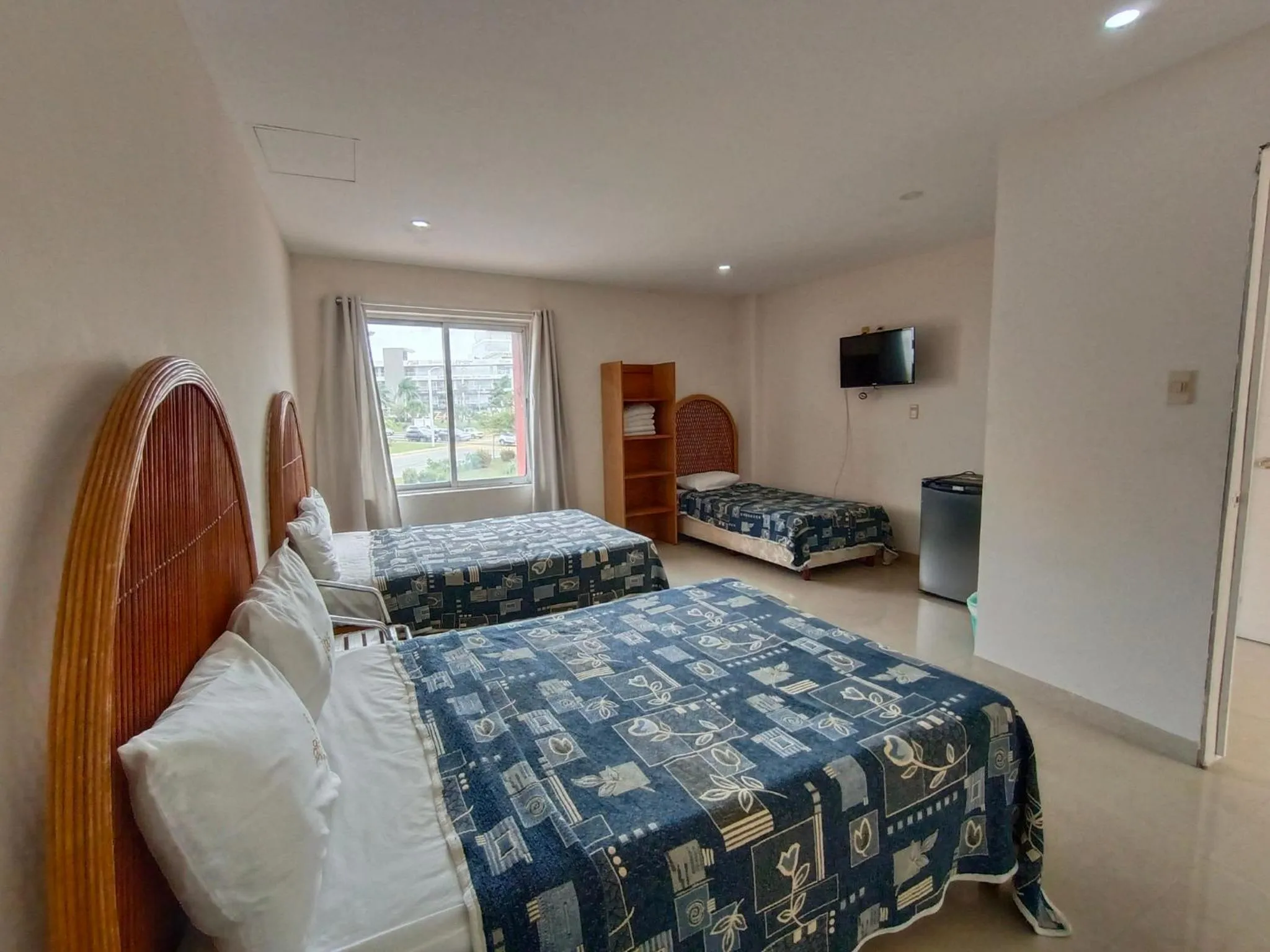 Photo of the whole room, Bed in Hotel Playa de Oro - Enfrente de WTC y Plazas Comerciales